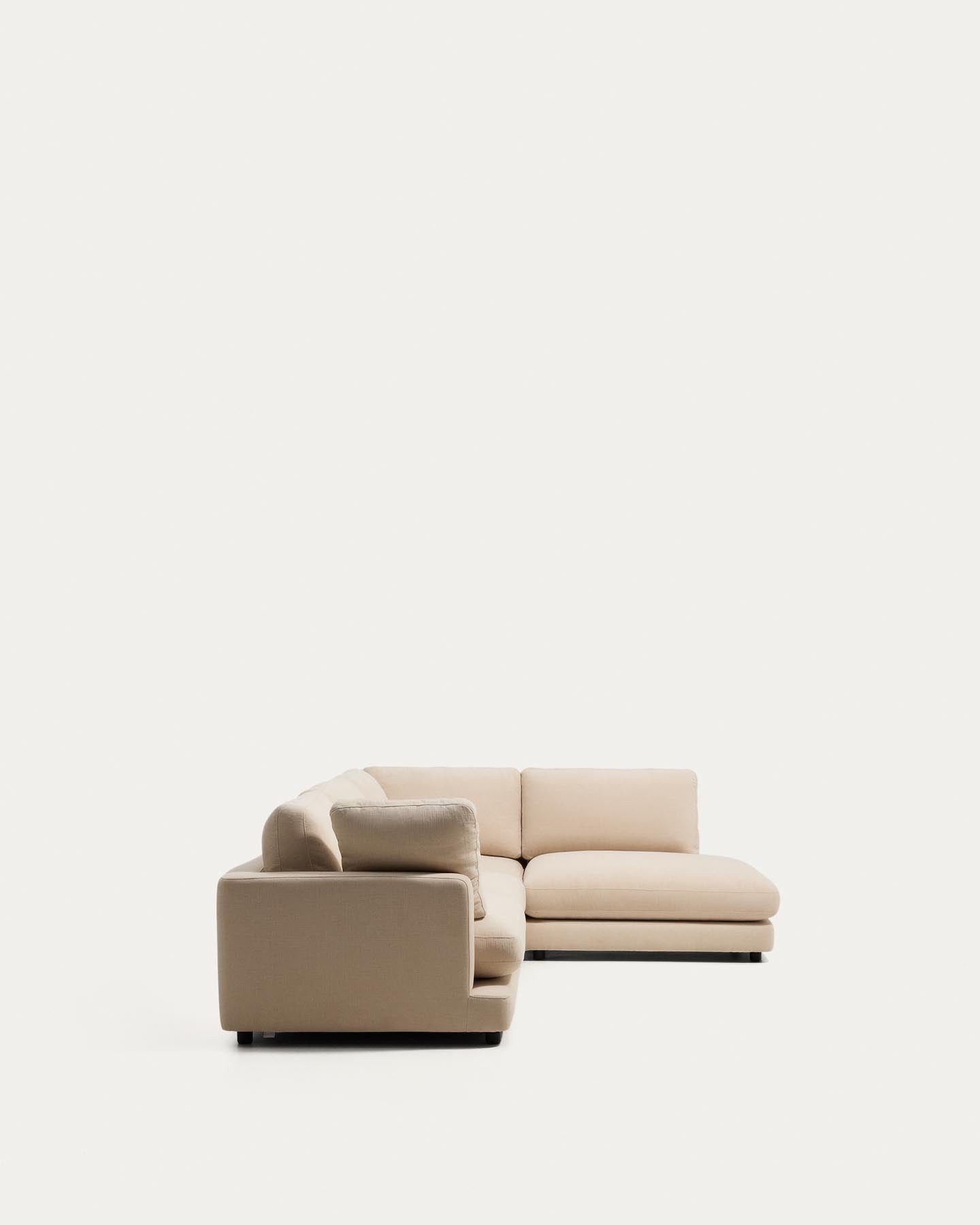 5-Sitzer-Ecksofa Gala mit Randmodul rechts aus beiger Chenille, FSC Mix Credit, 300 x 225 cm in Beige präsentiert im Onlineshop von KAQTU Design AG. L-Sofa rechts ist von Kave Home