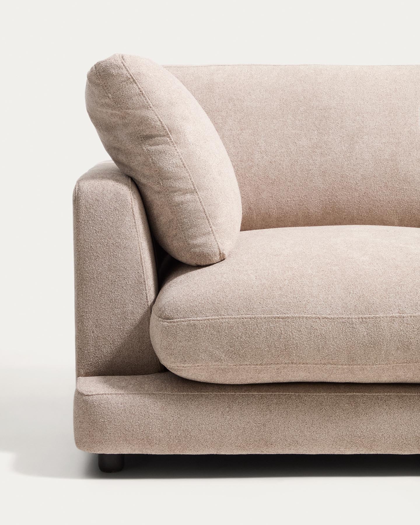 6-Sitzer-Sofa Gala aus beigem Microbouclé, FSC Mix Credit, 390 cm in Beige präsentiert im Onlineshop von KAQTU Design AG. 5er Sofa ist von Kave Home