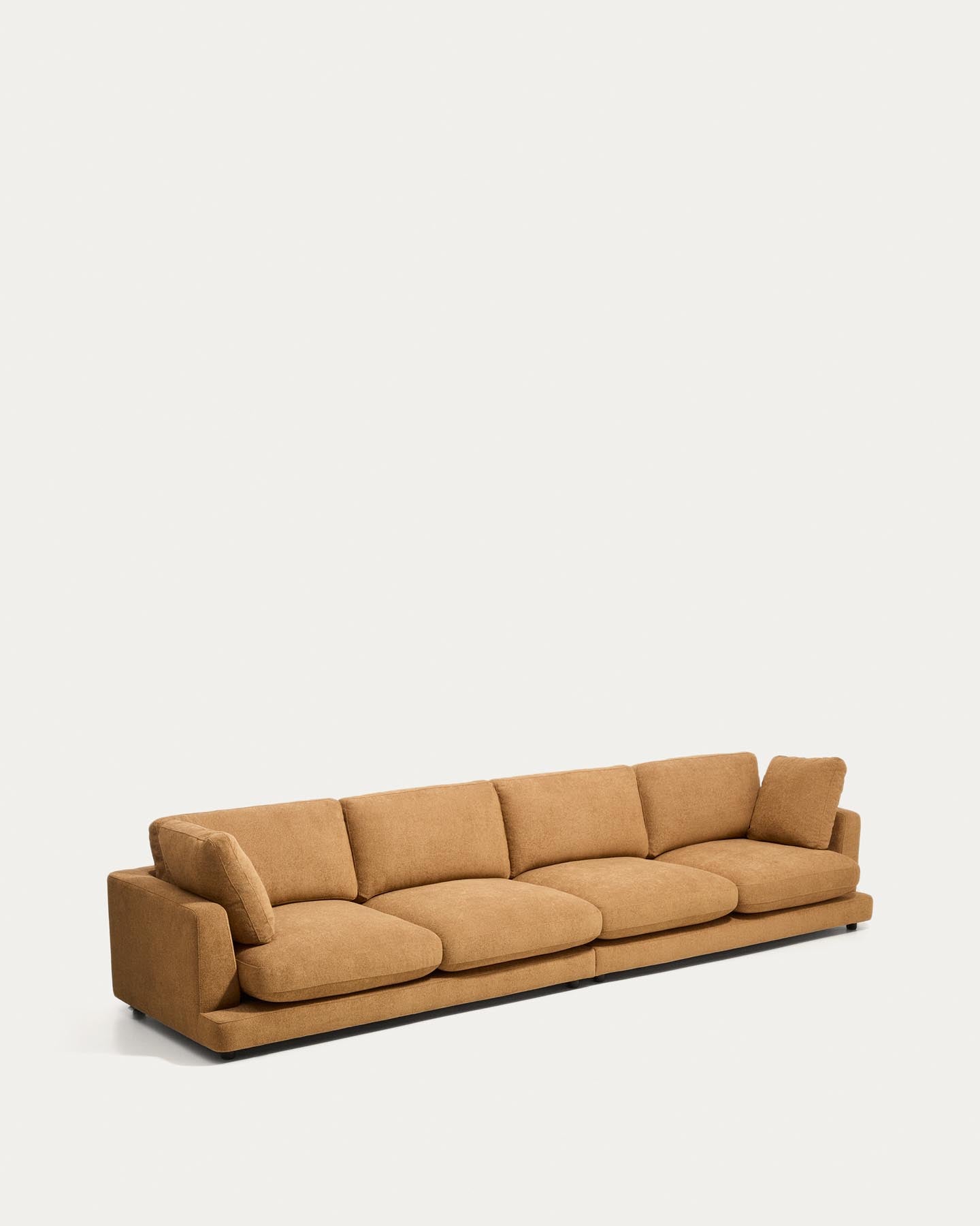 6-Sitzer-Sofa Gala aus senfgelbem Microbouclé, FSC Mix Credit, 390 cm in Beige präsentiert im Onlineshop von KAQTU Design AG. 5er Sofa ist von Kave Home