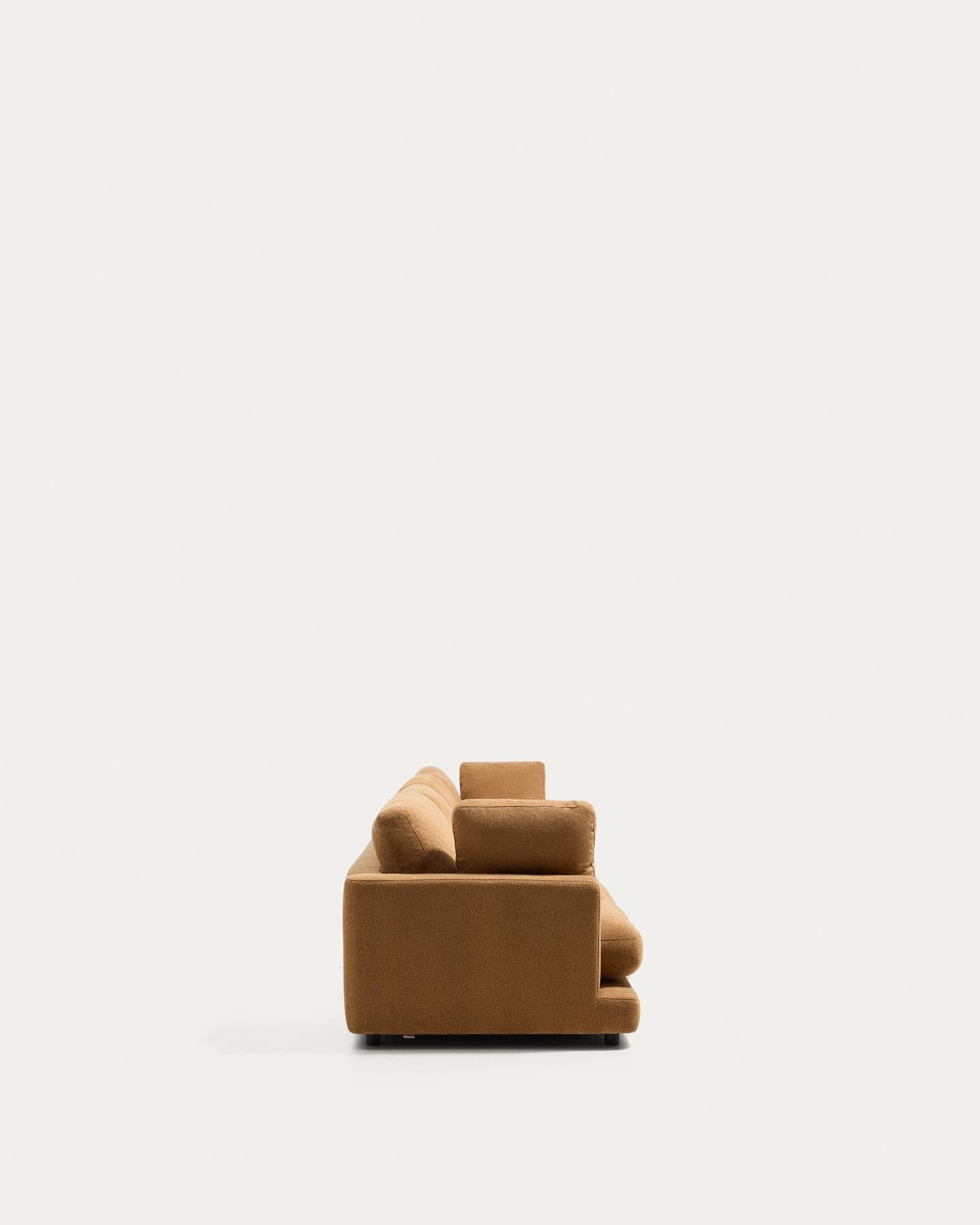 6-Sitzer-Sofa Gala aus senfgelbem Microbouclé, FSC Mix Credit, 390 cm in Beige präsentiert im Onlineshop von KAQTU Design AG. 5er Sofa ist von Kave Home