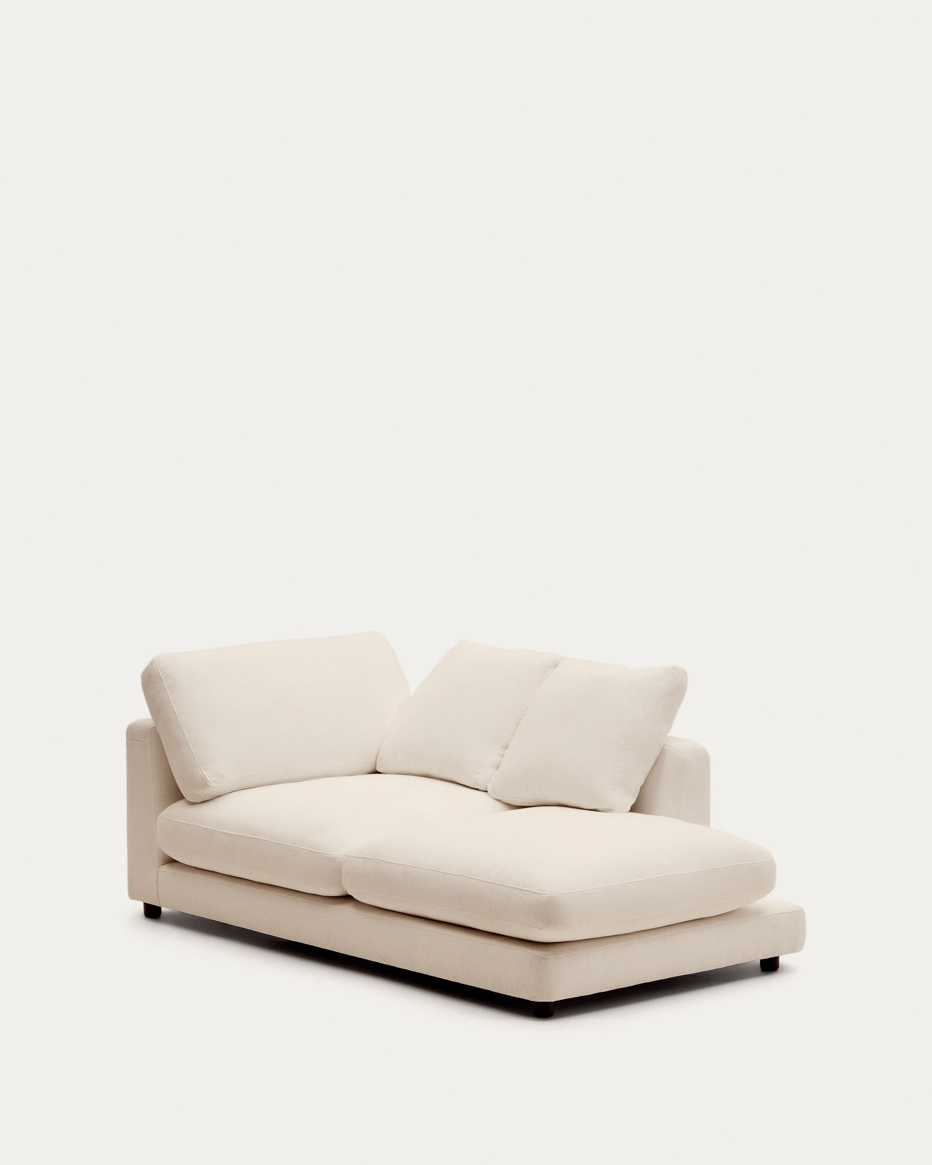 Elegante Chaiselongue Gala in Beige, 193x105 cm, von Kave Home: Komfort, modular, antibakteriell, pflegeleicht, modernes Design.