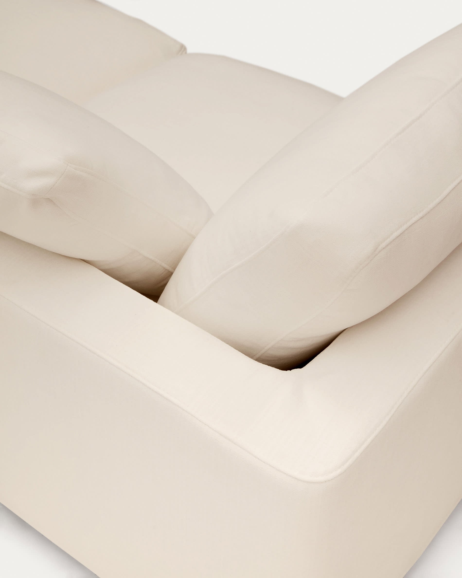 Stilvolle Chaiselongue Gala in Beige von Kave Home, 193 x 105 cm, ideal für modernes Wohnen und entspannte Momente.