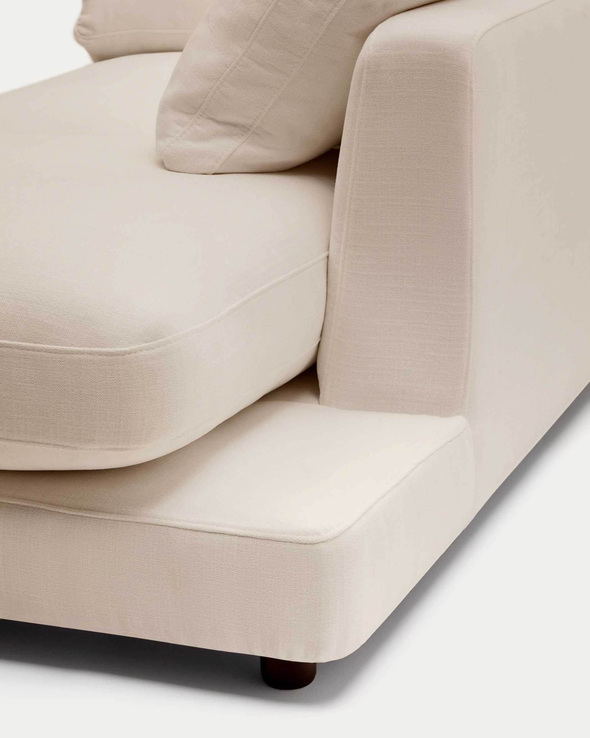 Elegante Chaiselongue Gala in Beige von Kave Home, 193 x 105 cm, perfekt für stilvolles Wohnen und gemütliche Stunden.