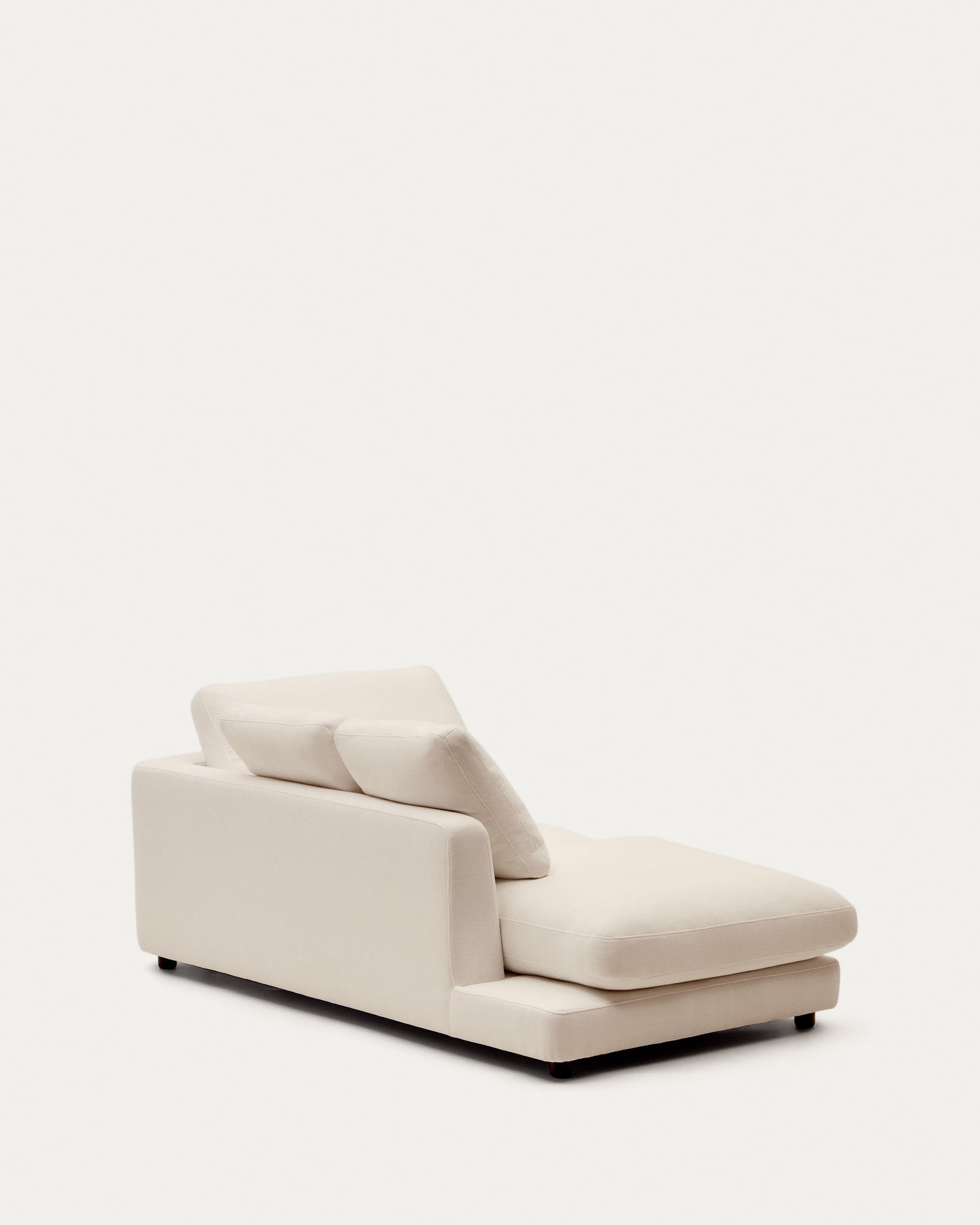 Chaiselongue Gala links in Beige, 193 x 105 cm, von Kave Home. Modernes Design und bequemer Sitzkomfort für Ihr Wohnzimmer.