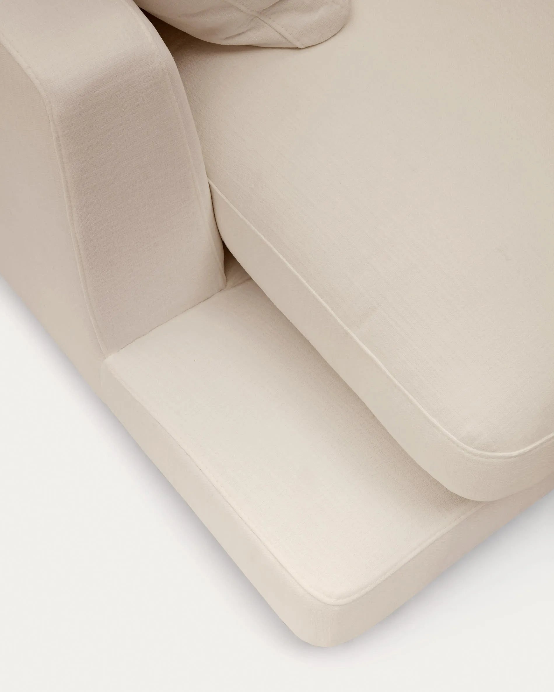 Stilvolle Chaiselongue Gala links in Beige, 193 x 105 cm, von Kave Home – perfekte Kombination aus Eleganz und Bequemlichkeit.