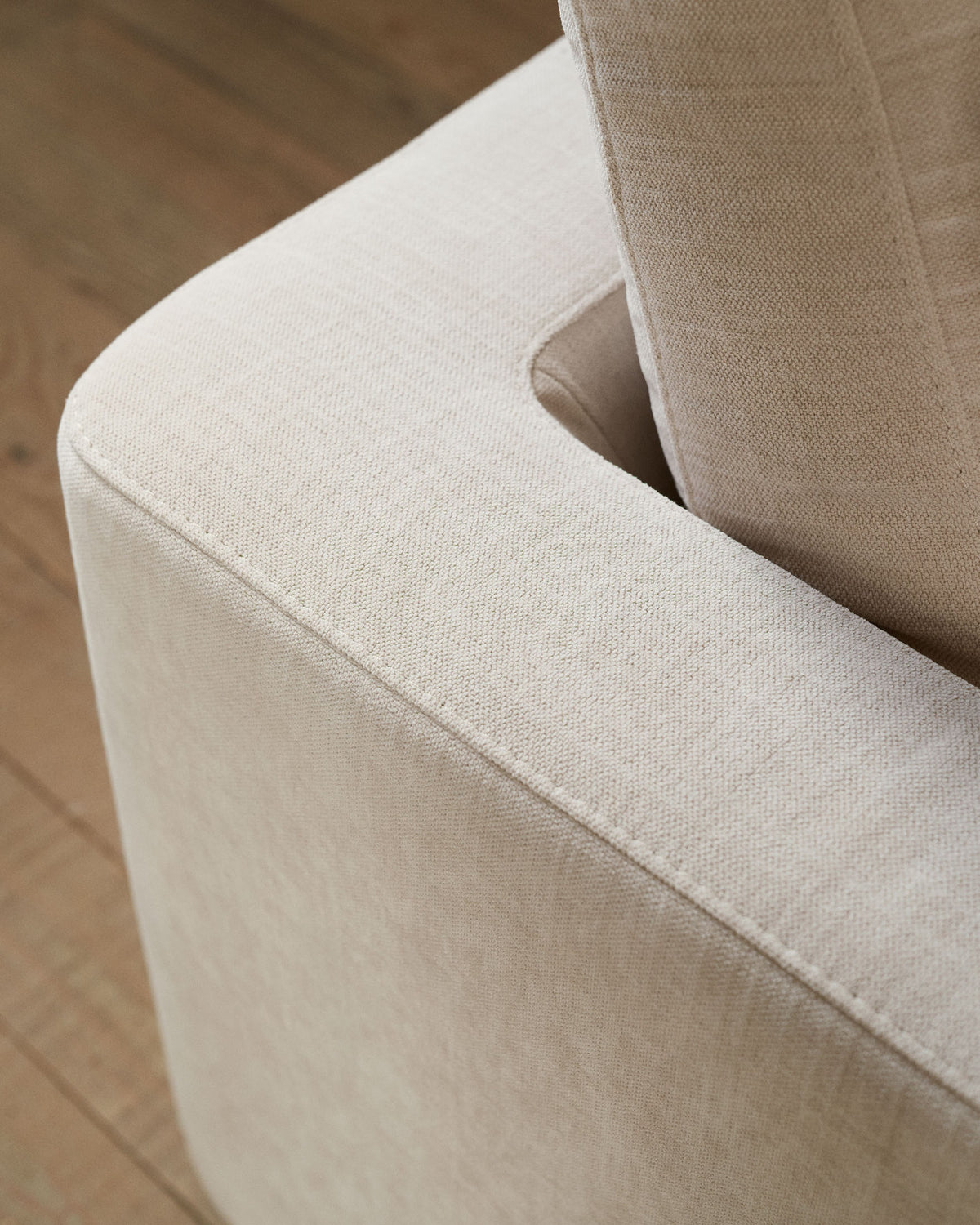 3-Sitzer-Sofa Gala mit beiger Chenille FSC Mix Credit 210 cm in Beige präsentiert im Onlineshop von KAQTU Design AG. 3er Sofa ist von Kave Home