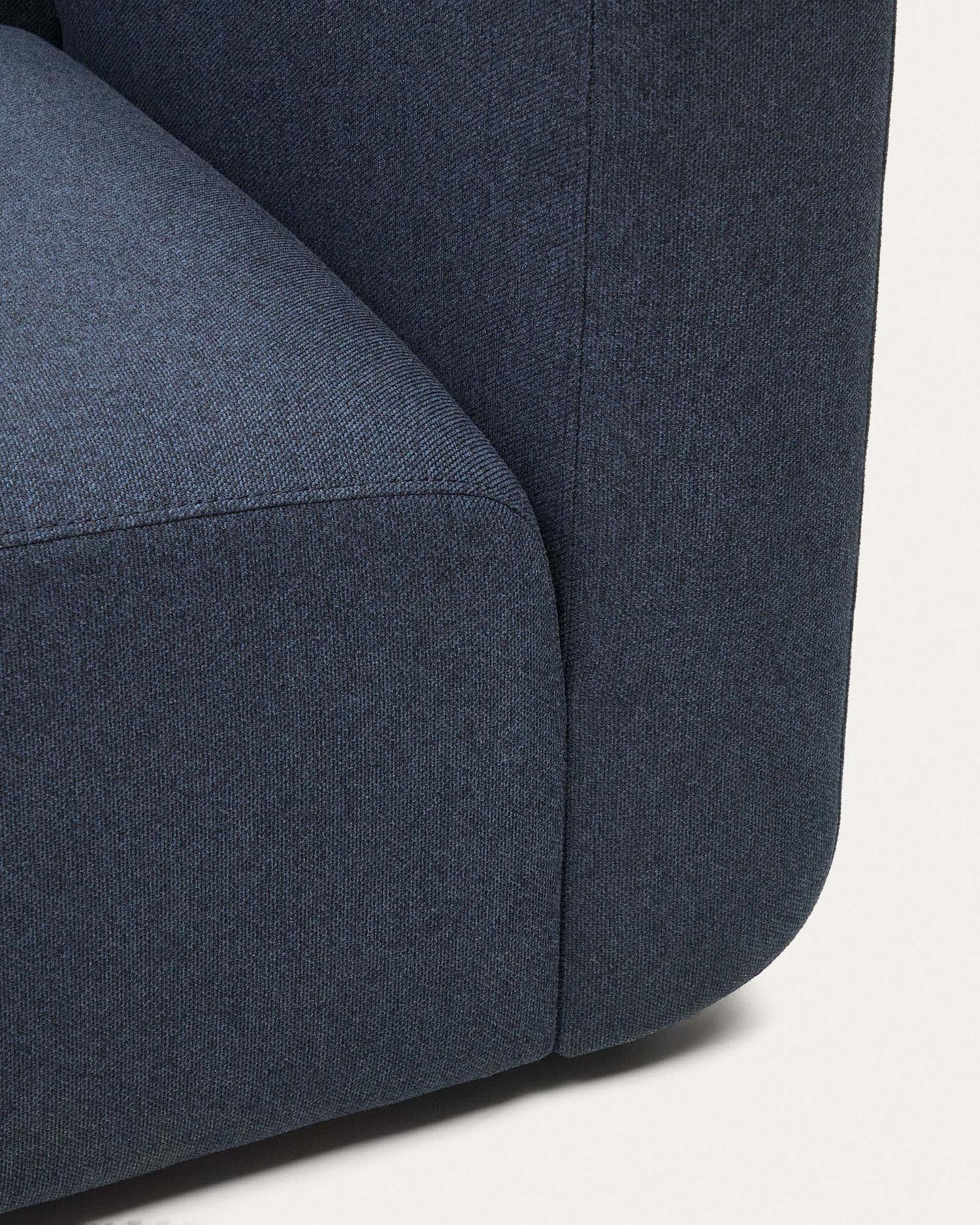 Der Neom Modularsessel in Blau von Kave Home vereint stilvolles Design, Nachhaltigkeit und bequemen Sitzkomfort.