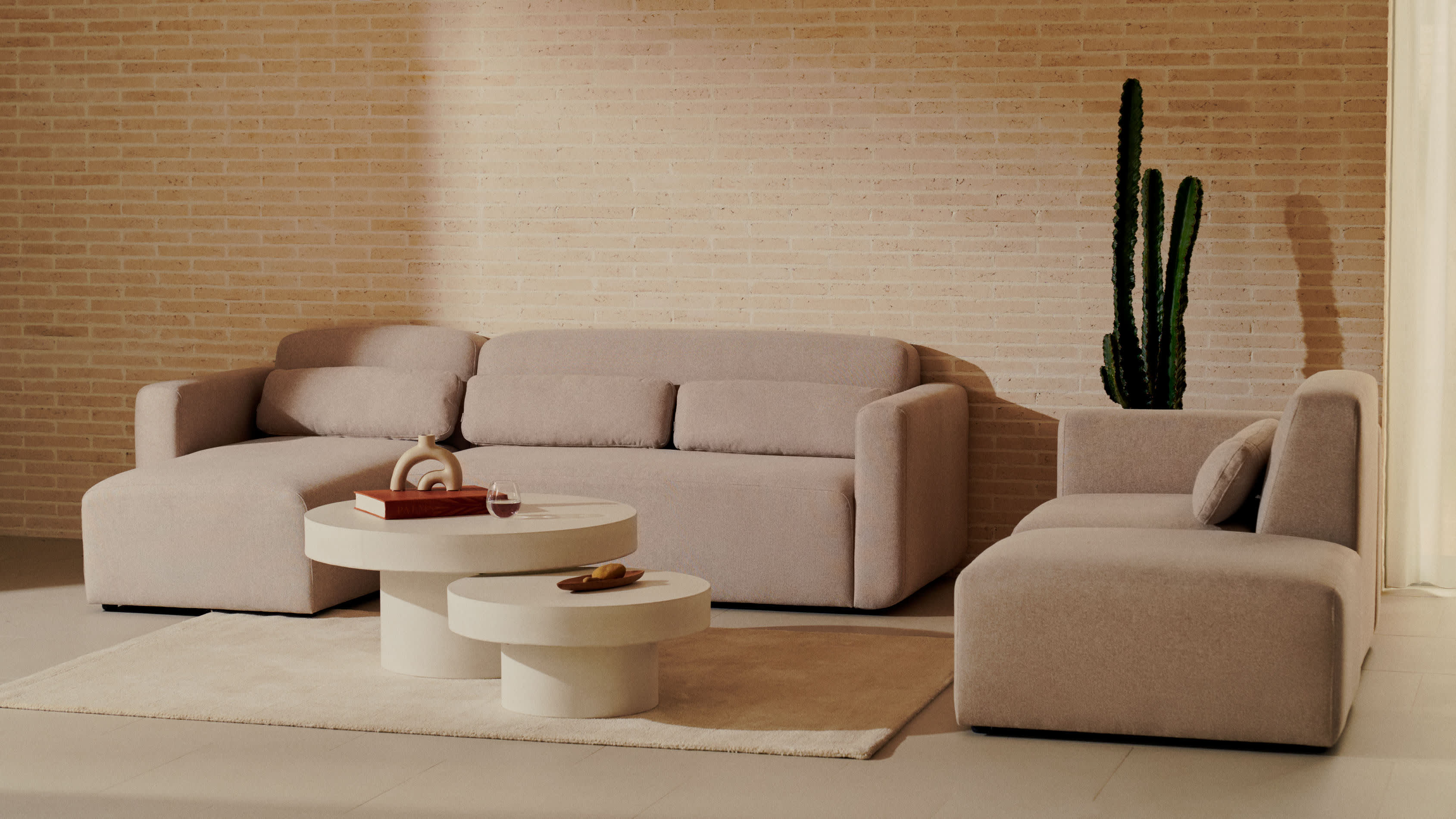 Elegantes, modulares 1-Sitzer-Sofa in Beige, 169 cm, aus FSC-zertifiziertem Holz für flexible Wohnraumgestaltung.