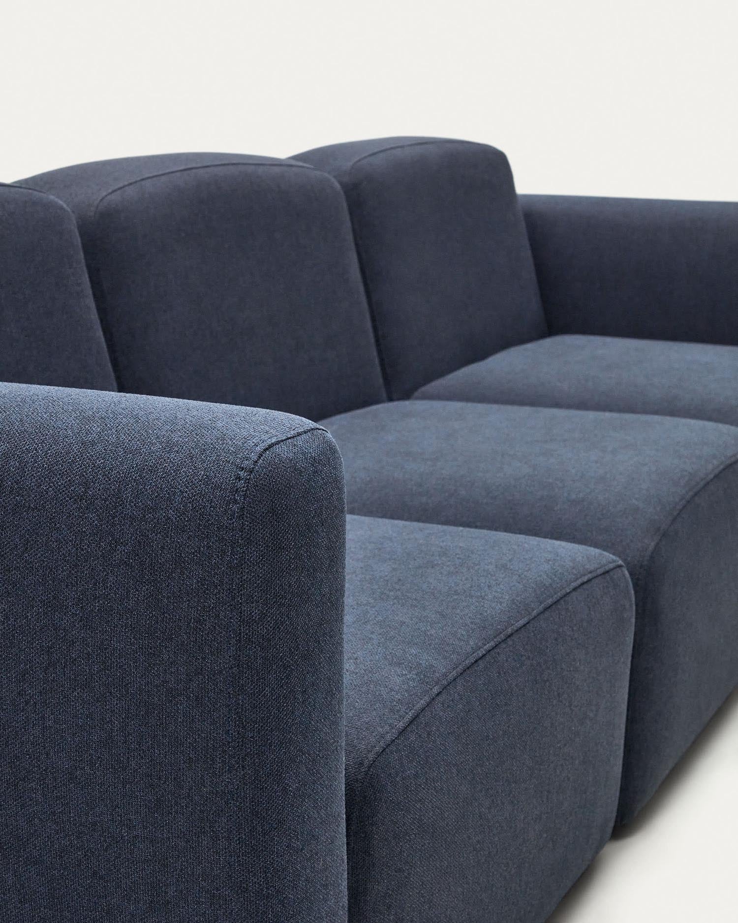 Elegantes, modulares 3-Sitzer-Sofa in Blau, 263 cm, aus nachhaltigem Holz, flexibel anpassbar, stilvoll und umweltbewusst.