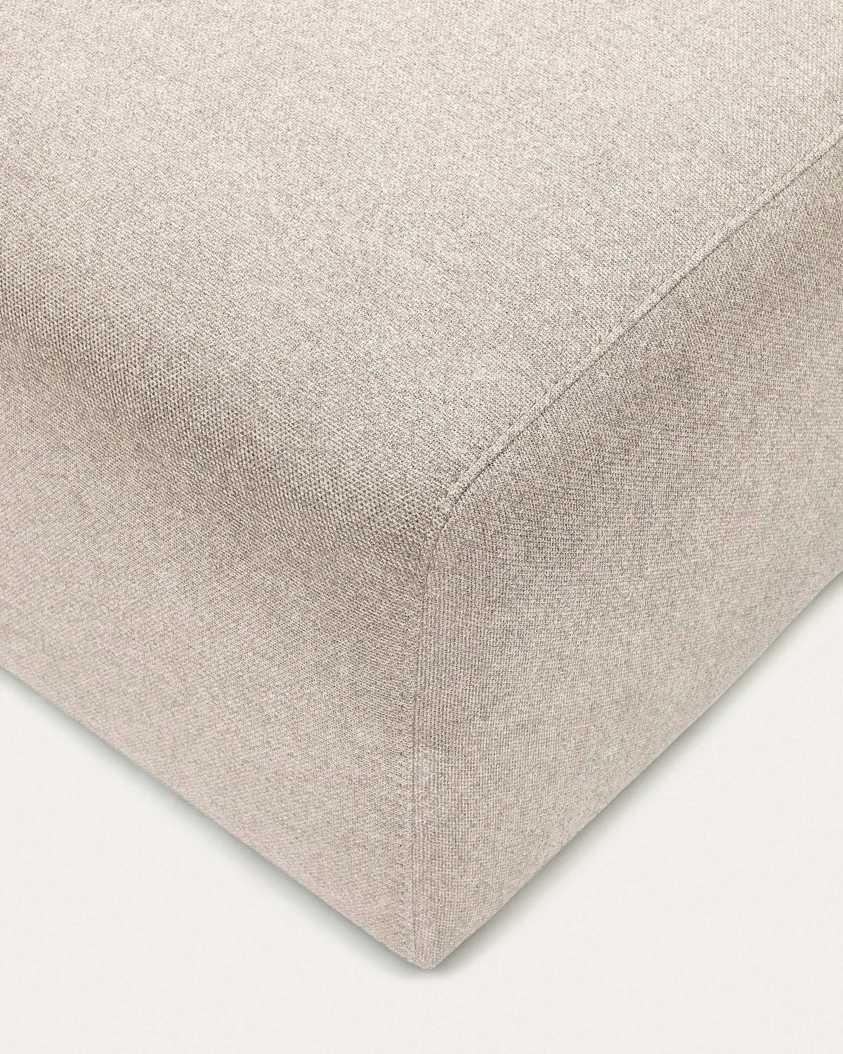 Neom Fussablagemodul in Beige 75 x 64 cm FSC Mix Credit in Beige präsentiert im Onlineshop von KAQTU Design AG. Pouf ist von Kave Home