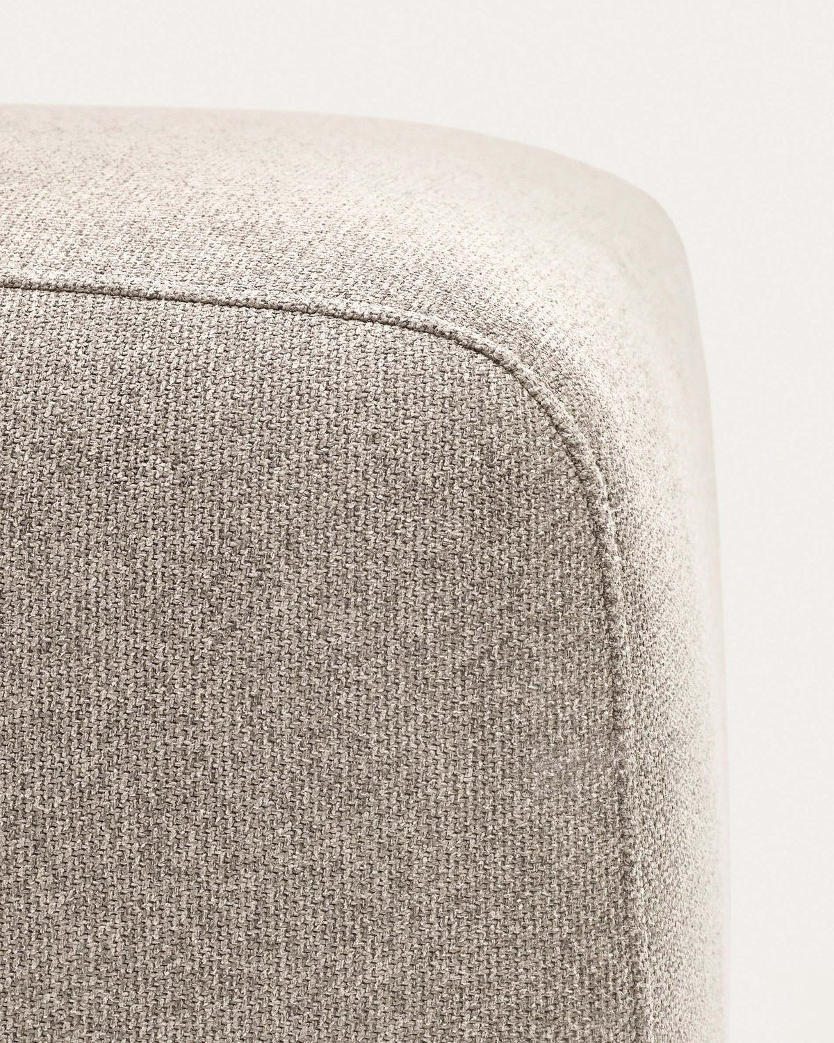 Neom Fussablagemodul in Beige 75 x 64 cm FSC Mix Credit in Beige präsentiert im Onlineshop von KAQTU Design AG. Pouf ist von Kave Home