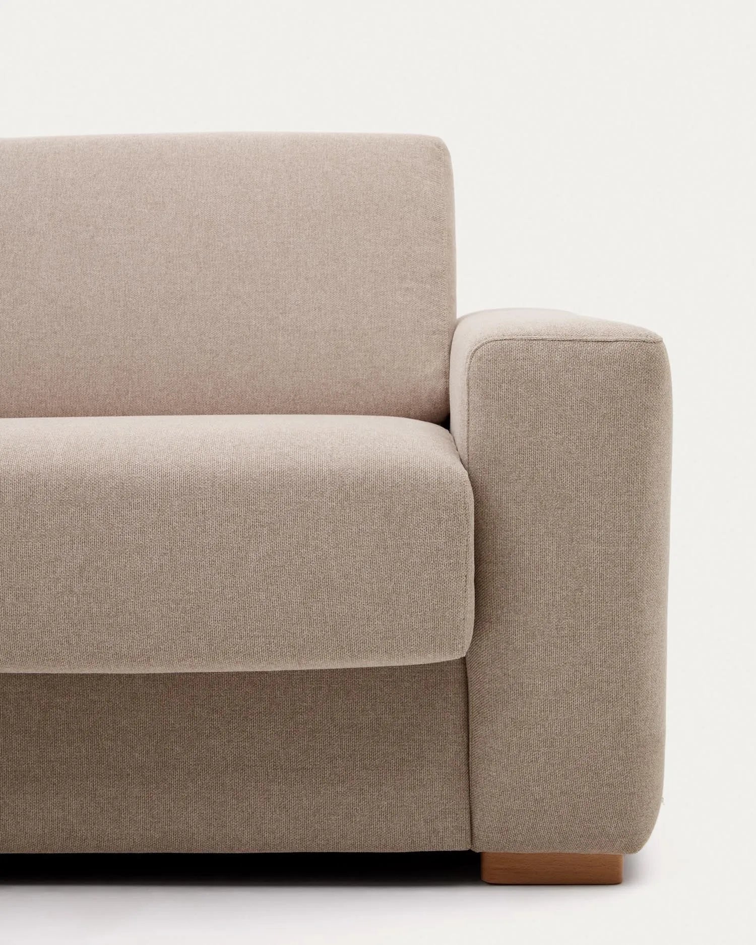 Das Anley Bettsofa in Beige (204 cm) von Kave Home kombiniert modernes Design mit nachhaltiger FSC-zertifizierter Herstellung.