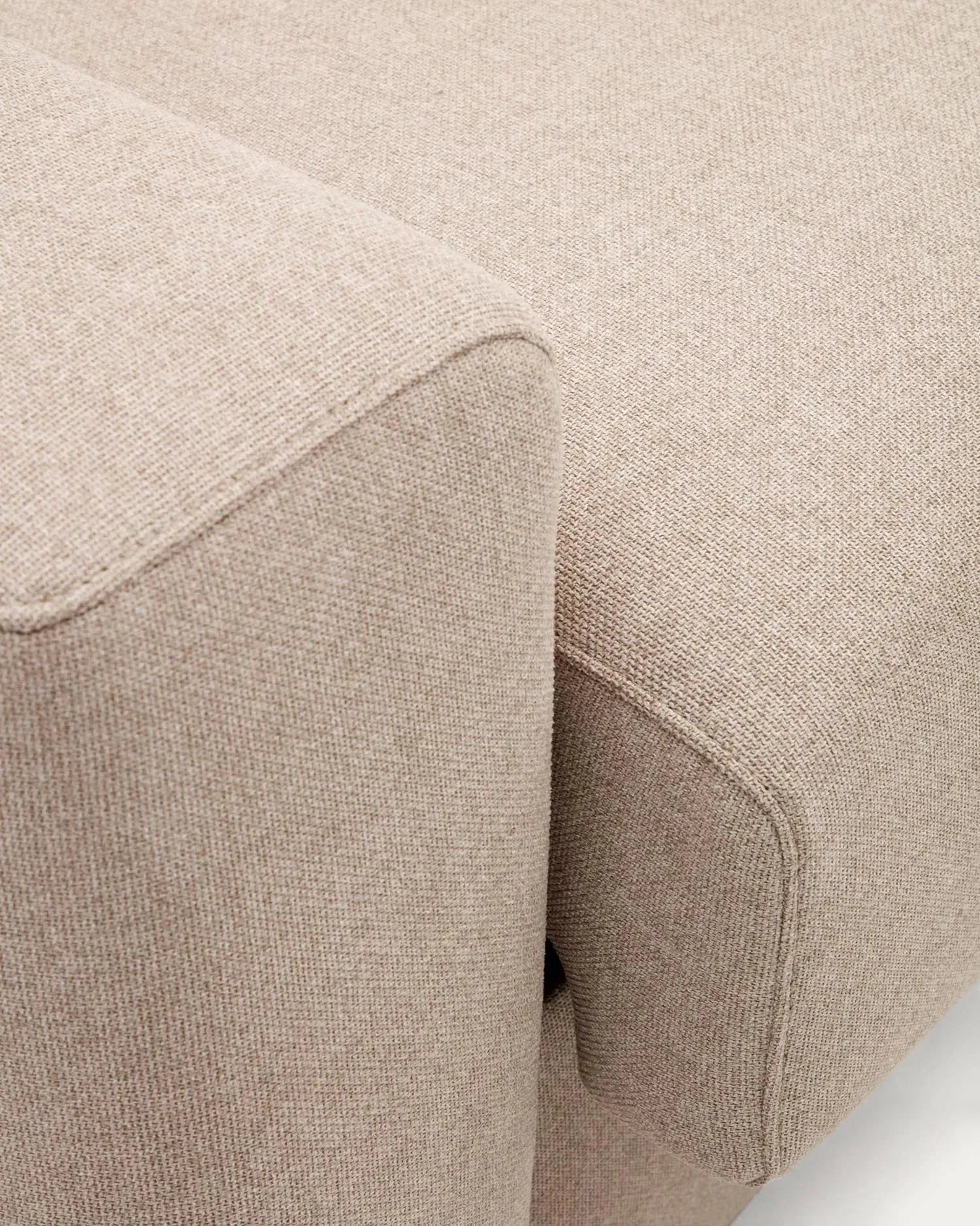 Das Anley Bettsofa in Beige (204 cm) von Kave Home kombiniert modernes Design mit nachhaltigen FSC-zertifizierten Materialien.