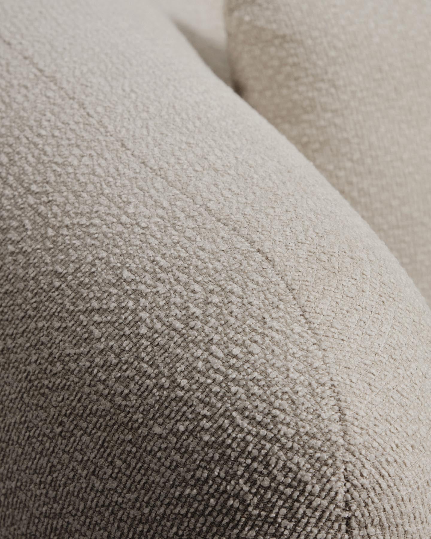 Drehsessel Martina mit Kissen mit Chenille in Steinton FSC Mix Credit in Steinfarben präsentiert im Onlineshop von KAQTU Design AG. Drehsessel ist von Kave Home