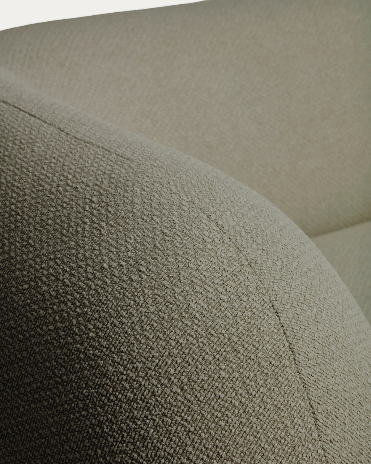 3-Sitzer-Sofa Martina in grünem Chenille 246 cm FSC Mix Credit in Grün präsentiert im Onlineshop von KAQTU Design AG. 3er Sofa ist von Kave Home