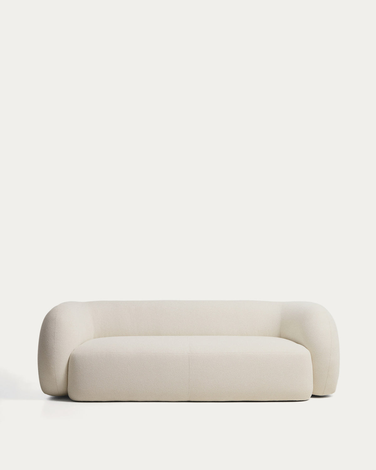 3-Sitzer-Sofa Martina aus Chenille in Ecru 246 cm FSC Mix Credit in Ecru präsentiert im Onlineshop von KAQTU Design AG. 3er Sofa ist von Kave Home