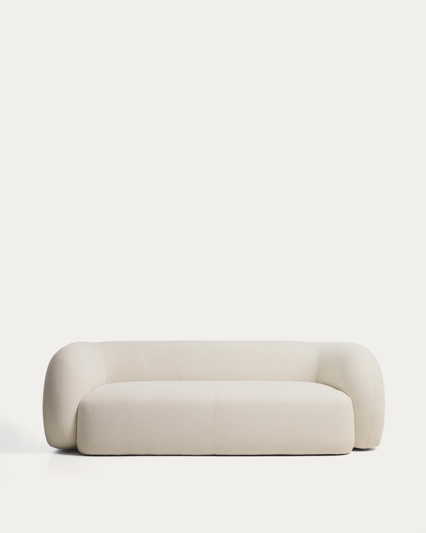 3-Sitzer-Sofa Martina aus Chenille in Ecru 246 cm FSC Mix Credit in Ecru präsentiert im Onlineshop von KAQTU Design AG. 3er Sofa ist von Kave Home