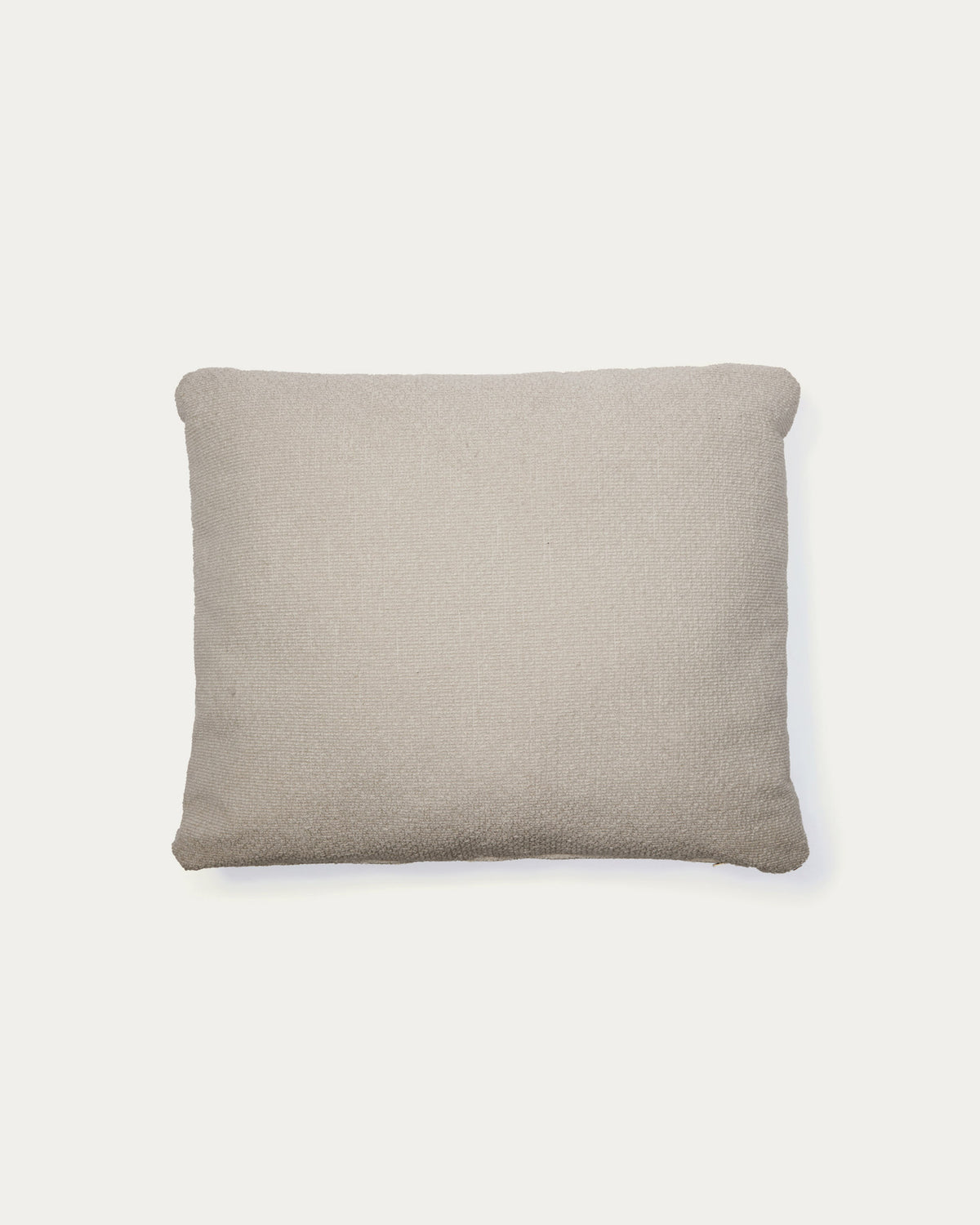 Kissen Martina mit Chenille in Steinton 60 x 52 cm in Steinfarben präsentiert im Onlineshop von KAQTU Design AG. Deko Kissen ist von Kave Home
