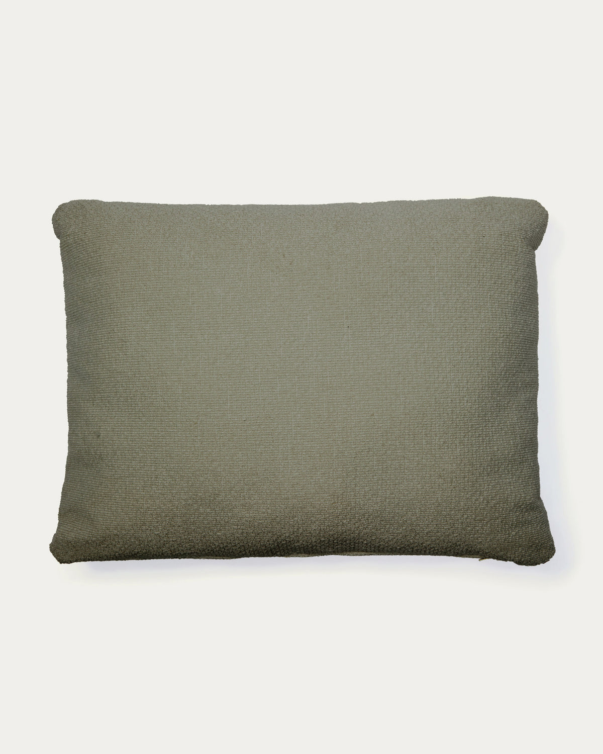 Schwer entflammbares Kissen Martina in grüner Chenille 47 x 36 cm in Grün präsentiert im Onlineshop von KAQTU Design AG. Deko Kissen ist von Kave Home