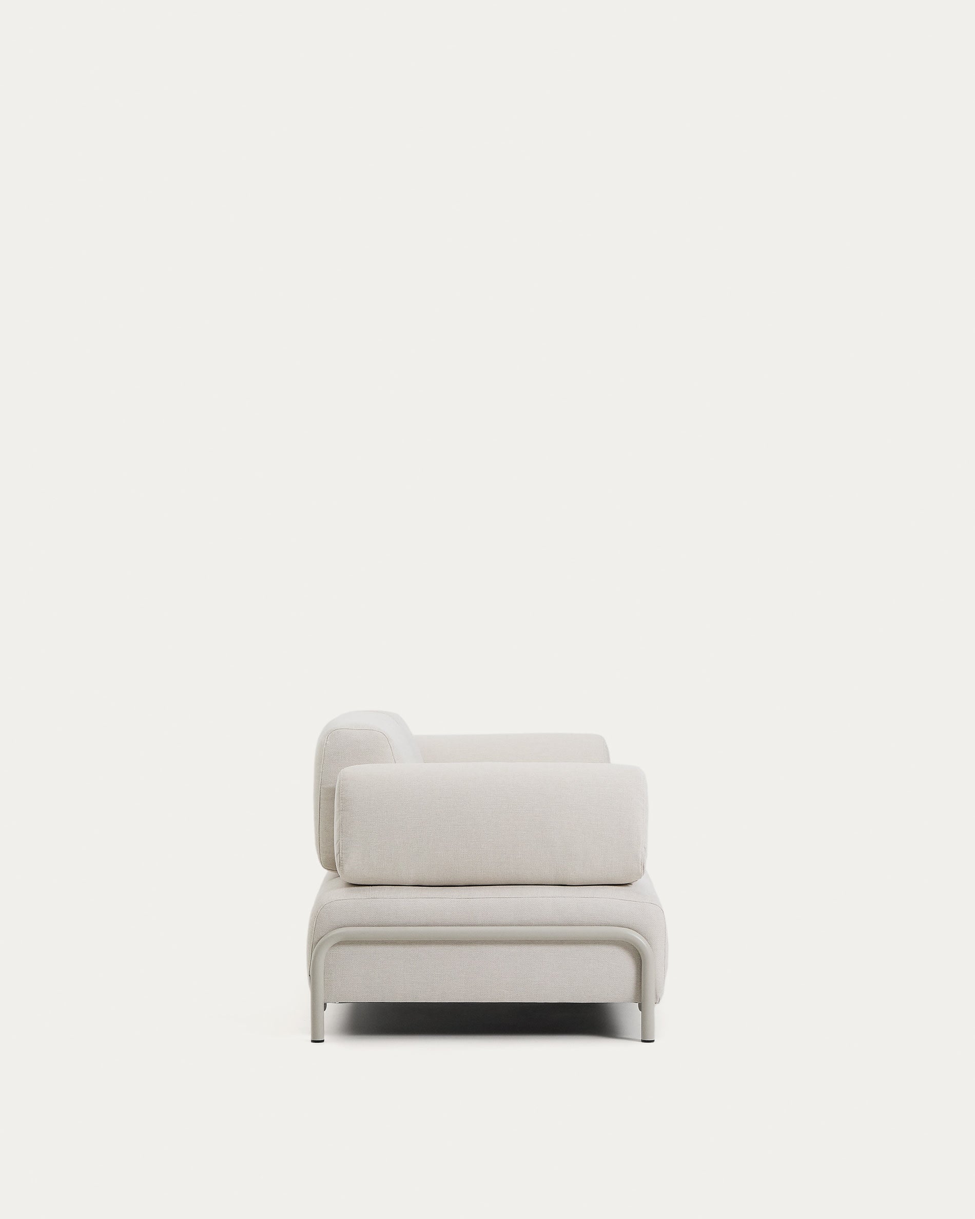 2-Sitzer-Sofa Compo aus Chenille in Ecru mit beigem Metallgestell 200 cm FSC Mix Credit in Ecru präsentiert im Onlineshop von KAQTU Design AG. 2er Sofa ist von Kave Home