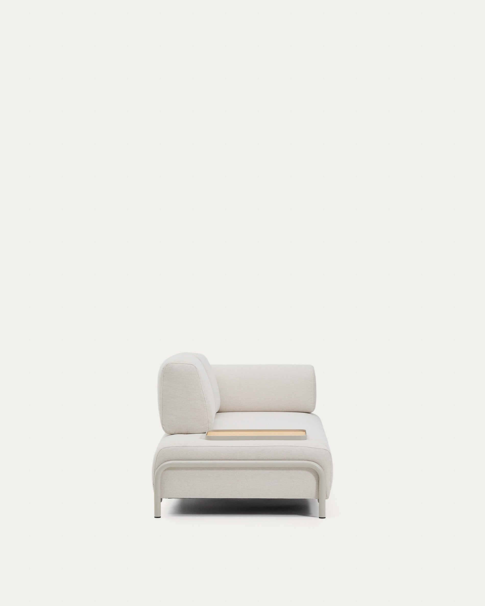 Stilvolles 2-Sitzer-Sofa Compo in Ecru aus hochwertigem Chenille. Inklusive Eichenfurnier-Tablett für zusätzlichen Komfort und Eleganz.