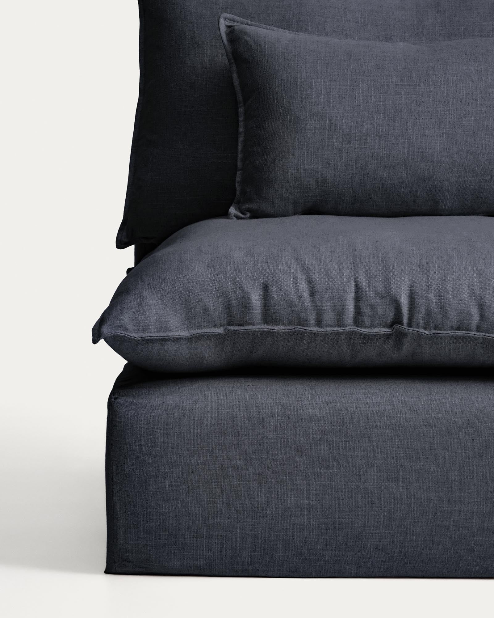 Eleganter Sessel Anarela in Dunkelgrau, gefertigt aus Leinen und Viskose, mit abnehmbarem Bezug und FSC Mix Credit, ideal für stilvolle Wohnräume.