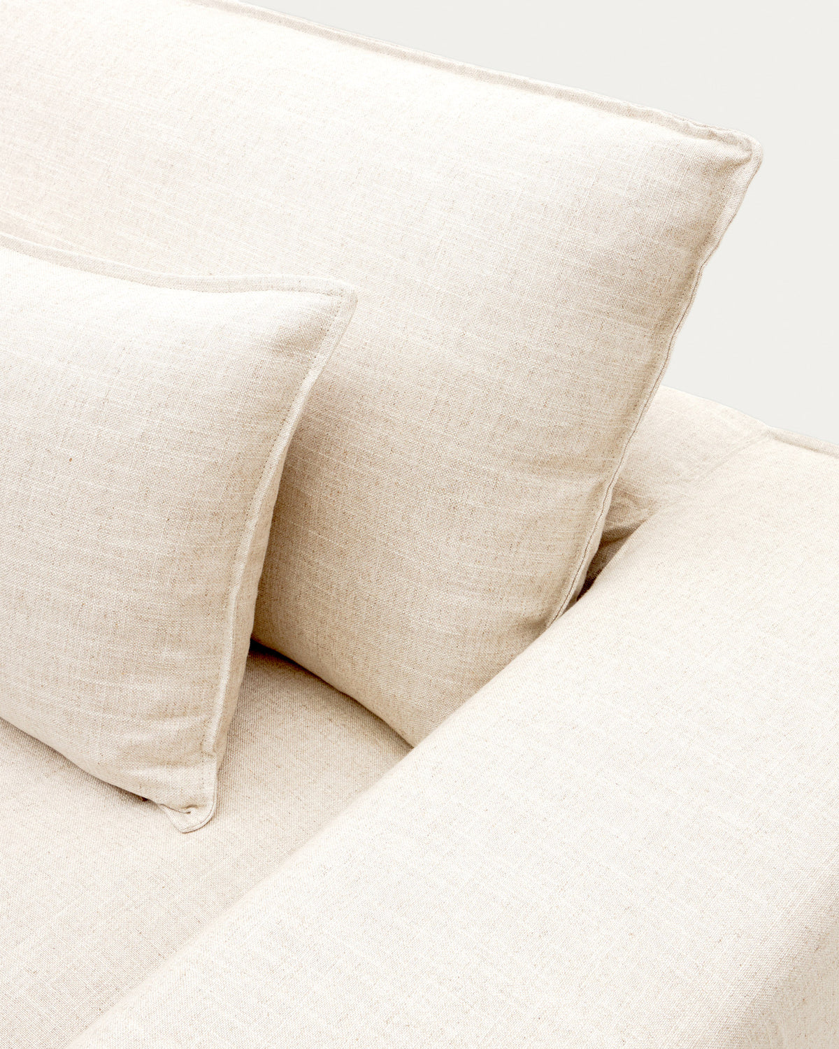 2-Sitzer-Sofa Anarela mit abnehmbarem Bezug aus Leinen und Viskose in Beige, 220 cm, FSC Mix Credit in Beige präsentiert im Onlineshop von KAQTU Design AG. 2er Sofa ist von Kave Home