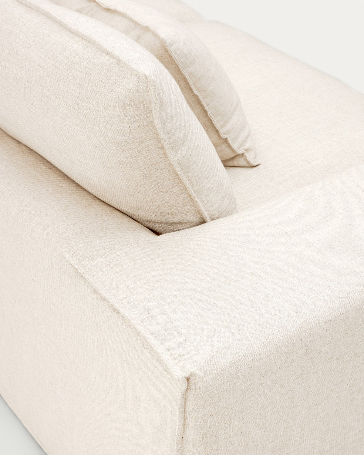 Abziehbares 3-Sitzer-Sofa Anarela mit beigen Leinenkissen FSC Mix Credit 280 cm. in Beige präsentiert im Onlineshop von KAQTU Design AG. 3er Sofa ist von Kave Home