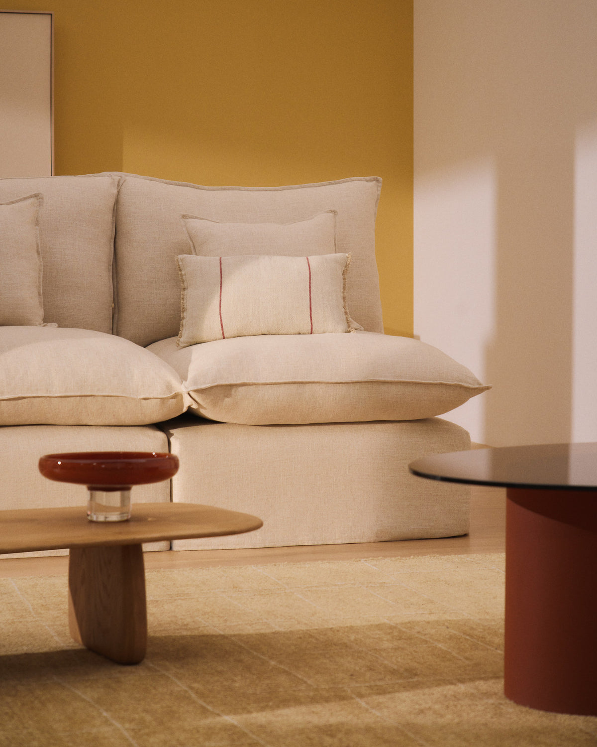 3-Sitzer-Modularsofa Anarela mit abnehmbarem Bezug aus Leinen und Viskose in Beige, 270 cm, FSC Mix Credit in Beige präsentiert im Onlineshop von KAQTU Design AG. 3er Sofa ist von Kave Home