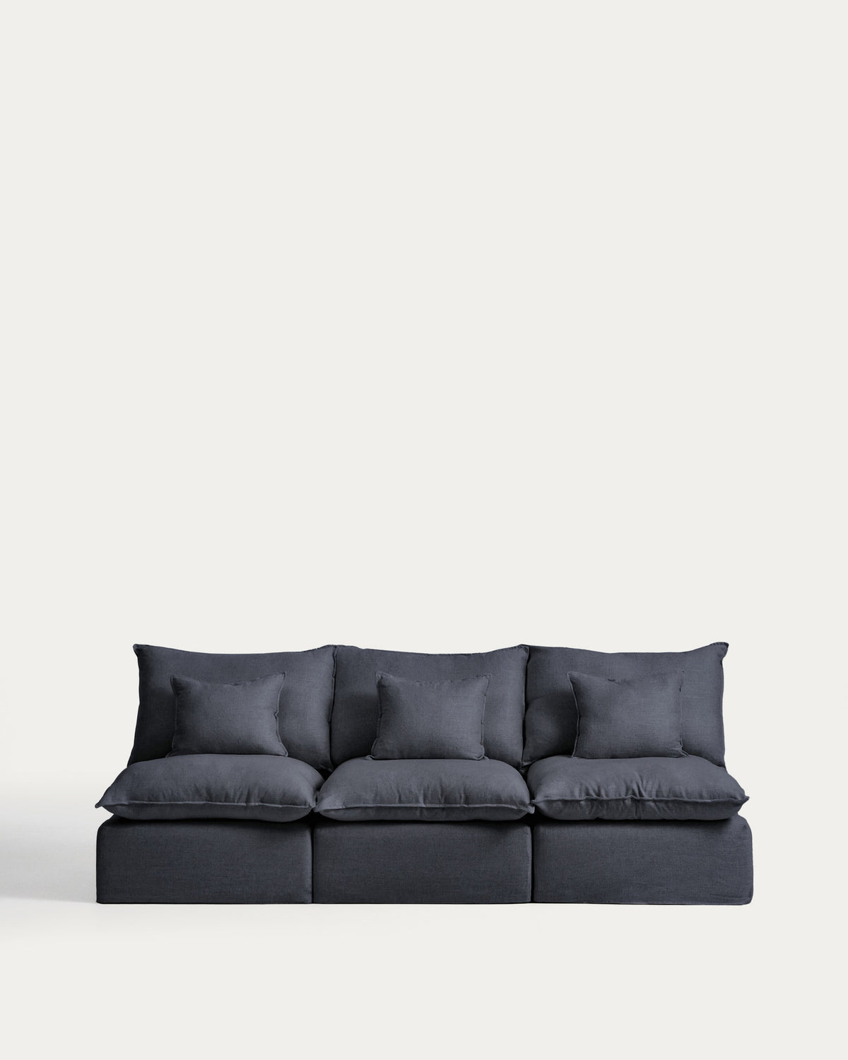 3-Sitzer-Modularsofa Anarela mit abnehmbarem Bezug aus Leinen und Viskose in Dunkelgrau, 270 cm, FSC Mix Credit in Dunkelgrau präsentiert im Onlineshop von KAQTU Design AG. 3er Sofa ist von Kave Home
