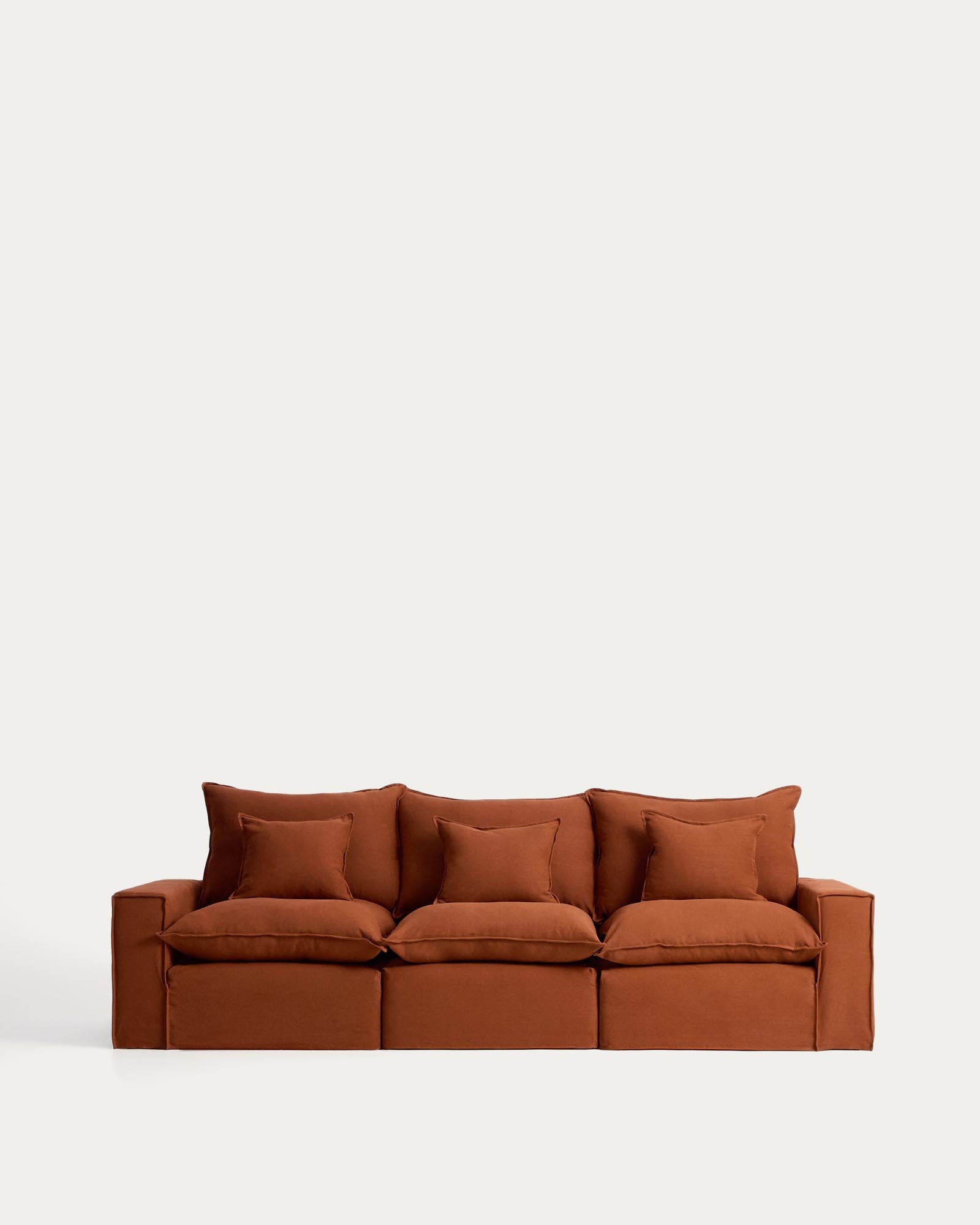3-Sitzer-Modularsofa Anarela mit abnehmbarem Bezug aus Leinen in Terrakotta, 310 cm, FSC Mix Credit in Terrakotta präsentiert im Onlineshop von KAQTU Design AG. 3er Sofa ist von Kave Home