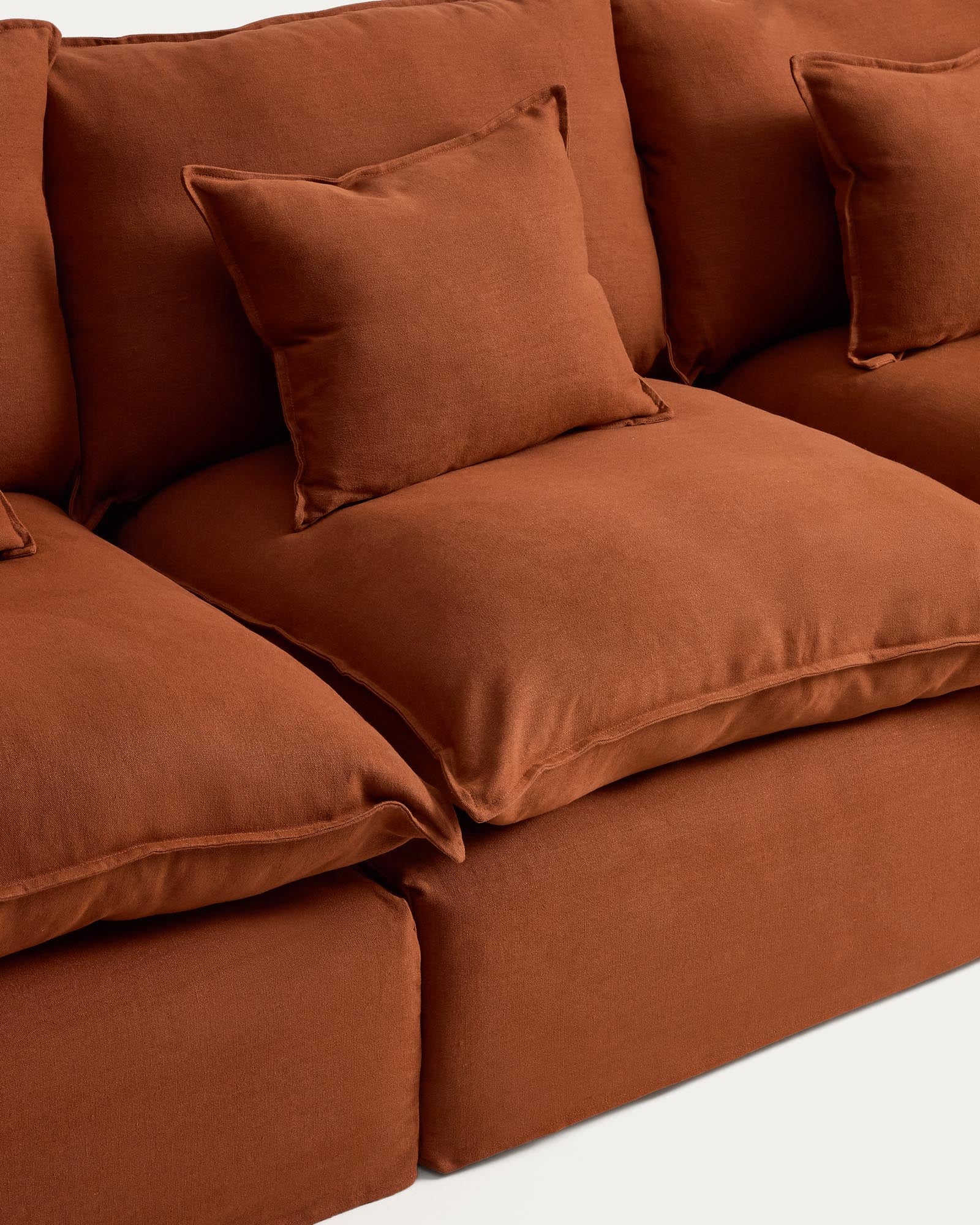 Modulares 3-Sitzer-Sofa Anarela in Terrakotta, aus Leinen mit abnehmbarem Bezug, 310 cm, umweltfreundlich mit FSC Mix Credit.