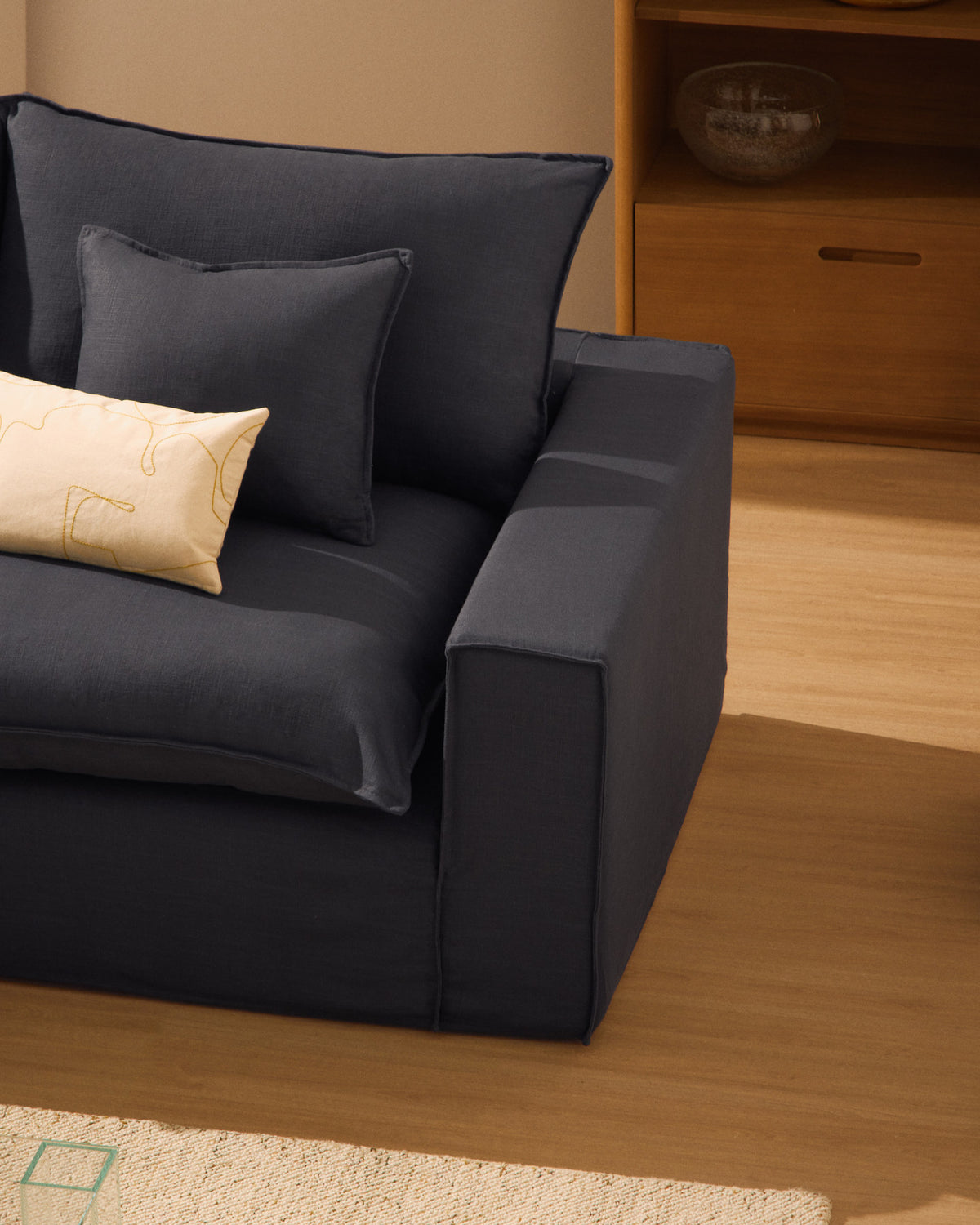 3-Sitzer-Modularsofa Anarela mit abnehmbarem Bezug aus Leinen und Viskose in Dunkelgrau, 310 cm, FSC Mix Credit in Dunkelgrau präsentiert im Onlineshop von KAQTU Design AG. 3er Sofa ist von Kave Home