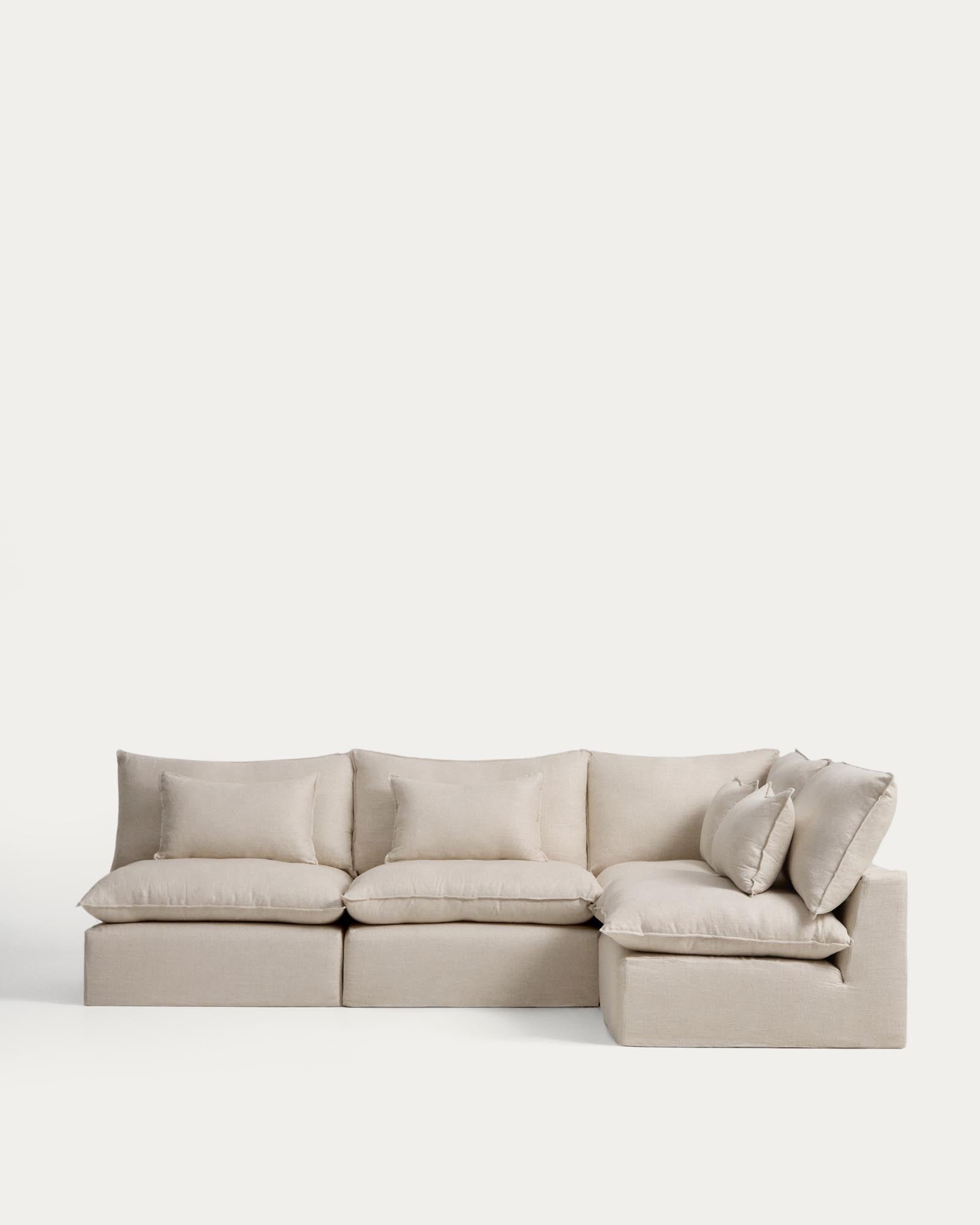 Modulares 6-Sitzer-Ecksofa Anarela mit abnehmbarem Bezug aus Leinen und Viskose in Beige, 327 x 217 cm / 217 x 327 cm, FSC Mix Credit in Beige präsentiert im Onlineshop von KAQTU Design AG. 5er Sofa ist von Kave Home