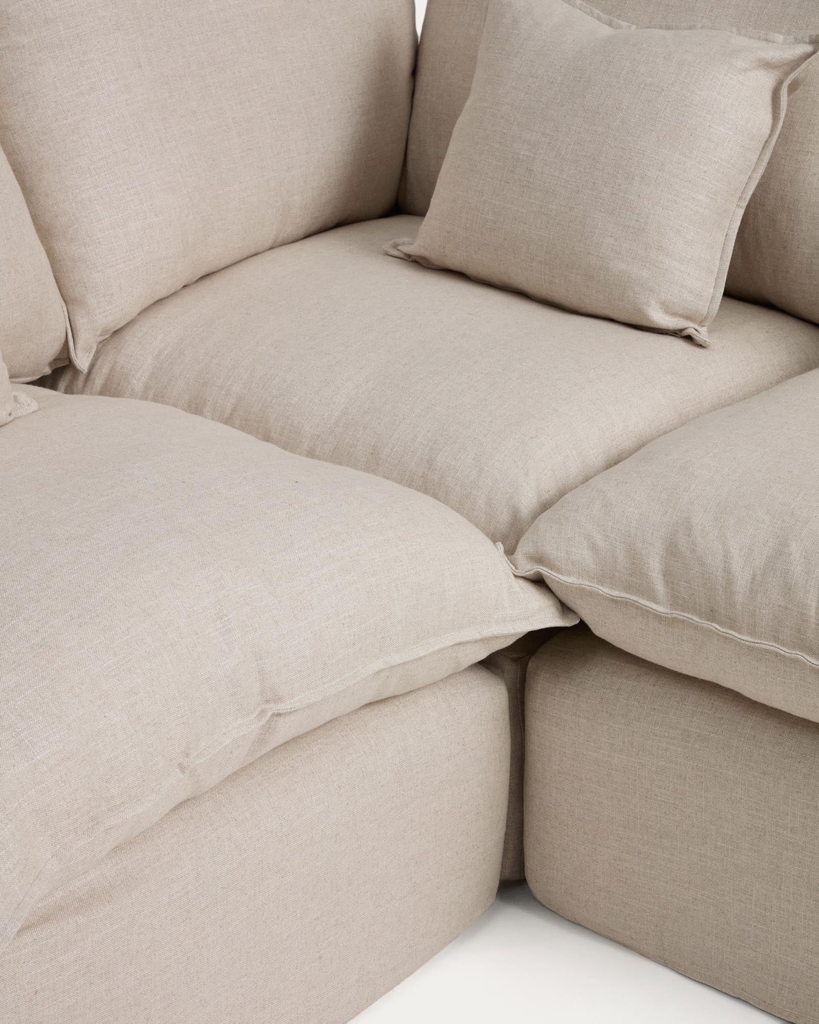 Beige Ecksofa Anarela für 6 Personen, modulares Design aus Leinen und Viskose, 307 x 347 cm, ideal für stilvolle Wohnräume, FSC Mix Credit.