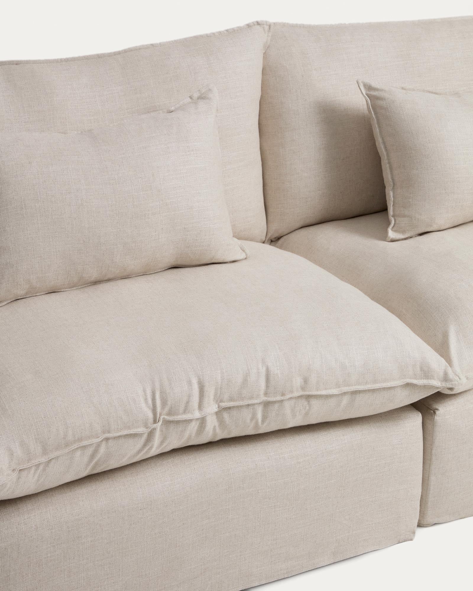 Beige 5-Sitzer-Modularsofa Anarela, 370 cm, aus Leinen und Viskose, mit abnehmbarem Bezug, perfekt für stilvolle und nachhaltige Wohnkonzepte.