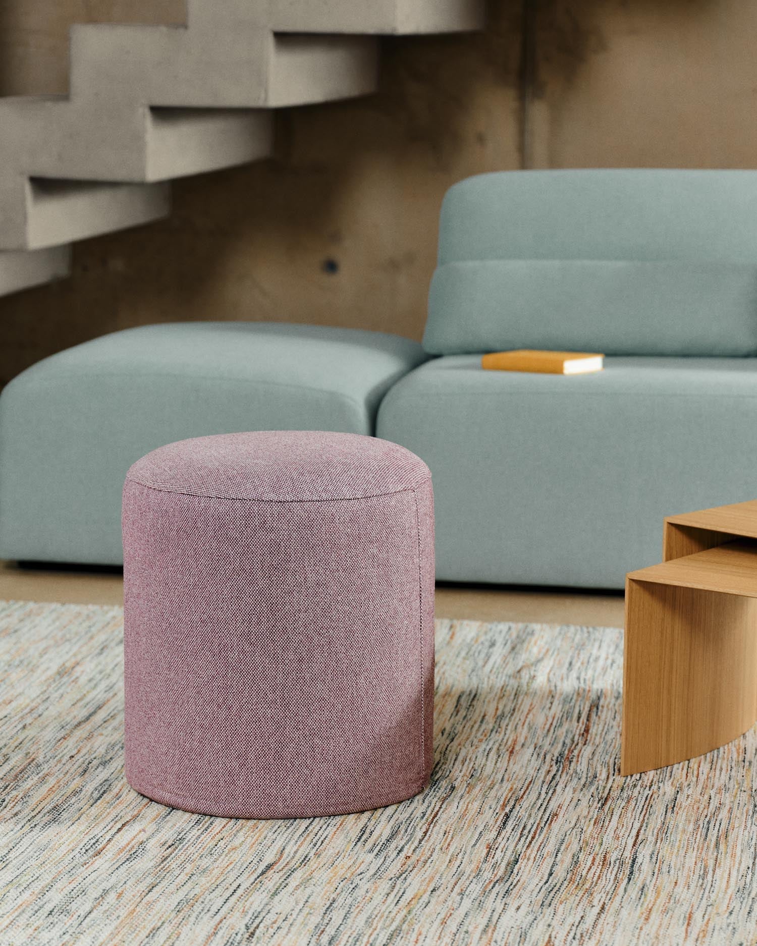 Fußablage mit abnehmbarem Bezug Kaeli violett Ø 43 cm in Lila präsentiert im Onlineshop von KAQTU Design AG. Hocker ist von Kave Home