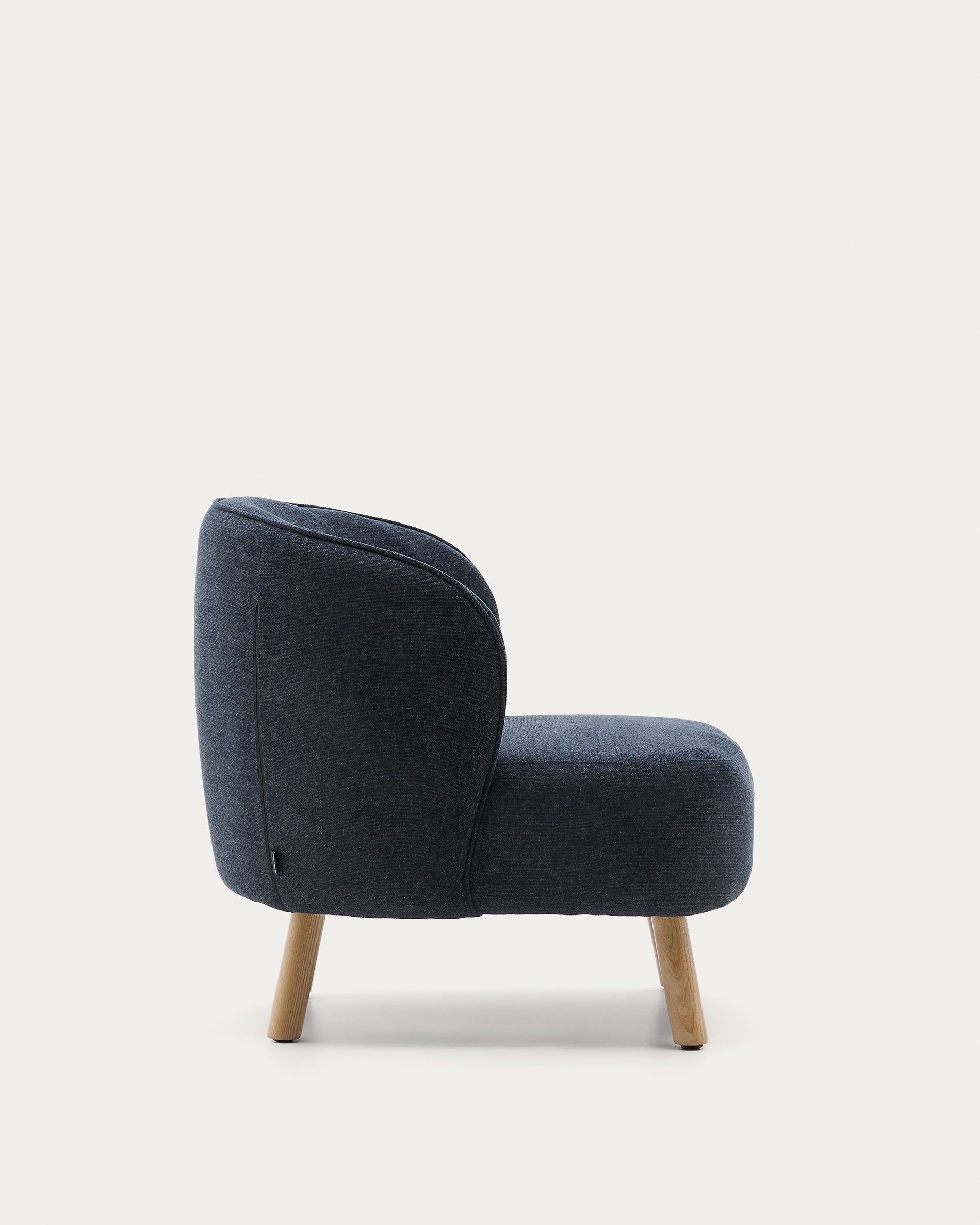 Armchair Ulit made of blue-gray chenille and legs made of solid beech wood with natural FI