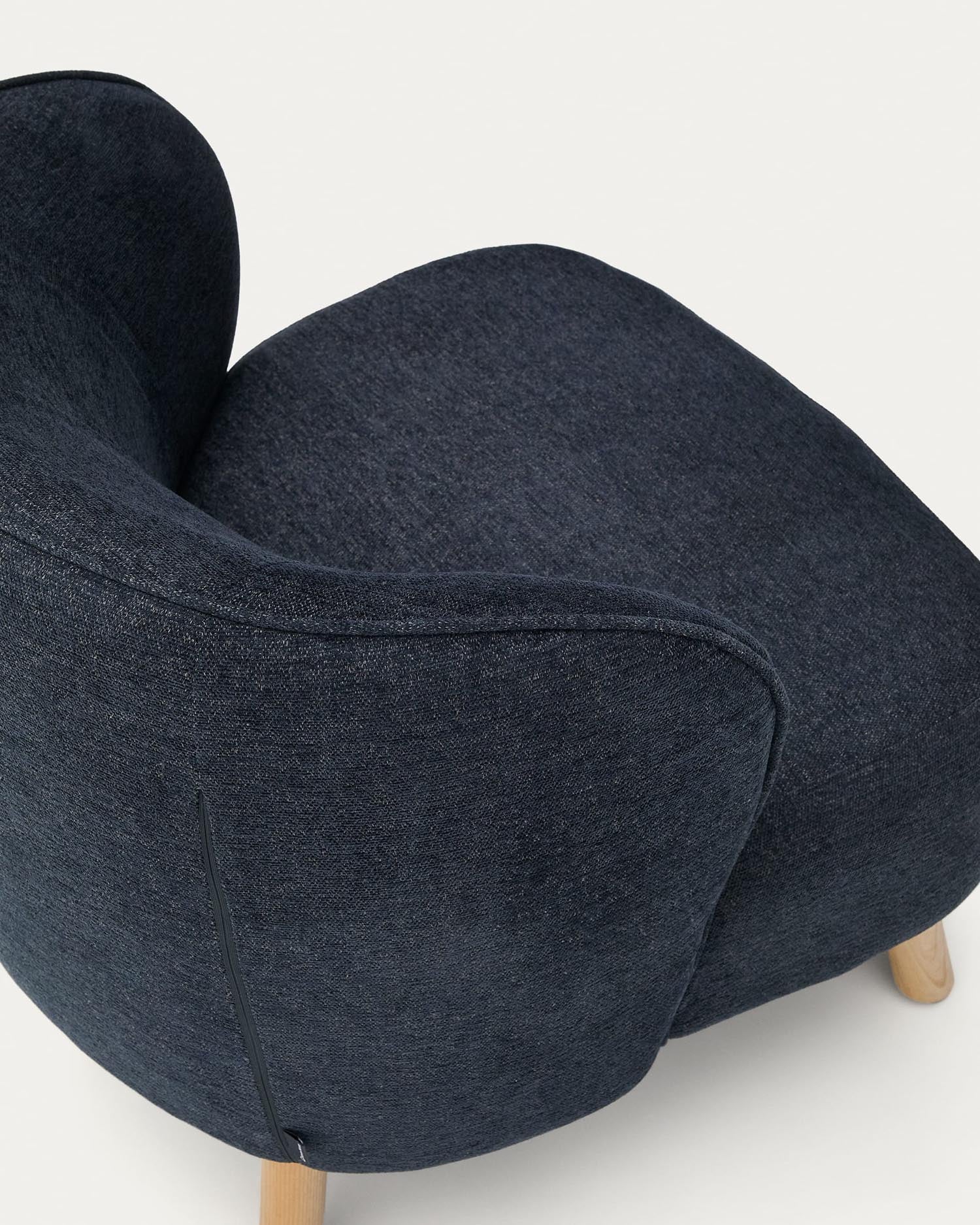 Armchair Ulit made of blue-gray chenille and legs made of solid beech wood with natural FI