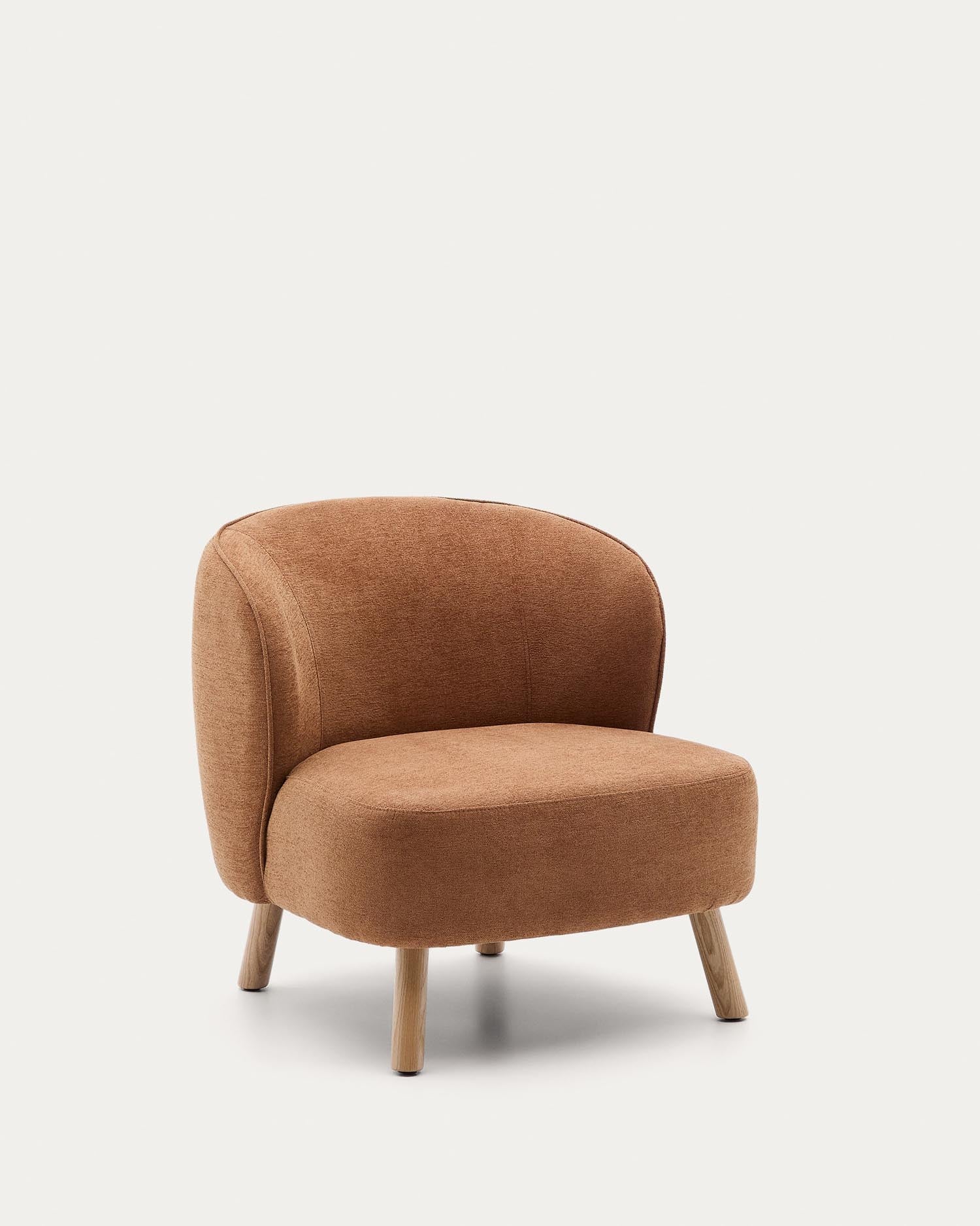 Ulit armchair made of terracotta<tc>ott</tc>a-colored chenille and legs made of solid beech wood with natural