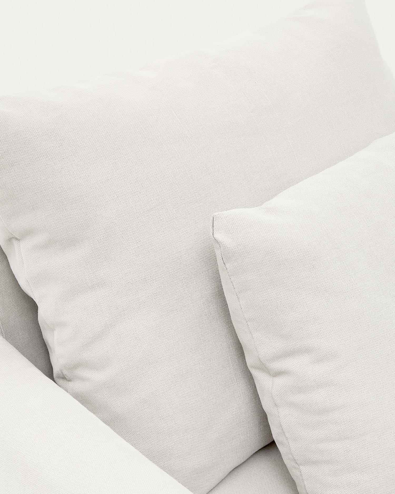 Sessel Nora mit abnehmbarem Bezug und Kissen aus Leinen und Baumwolle in Ecru 92 cm in Ecru präsentiert im Onlineshop von KAQTU Design AG. Sessel ist von Kave Home