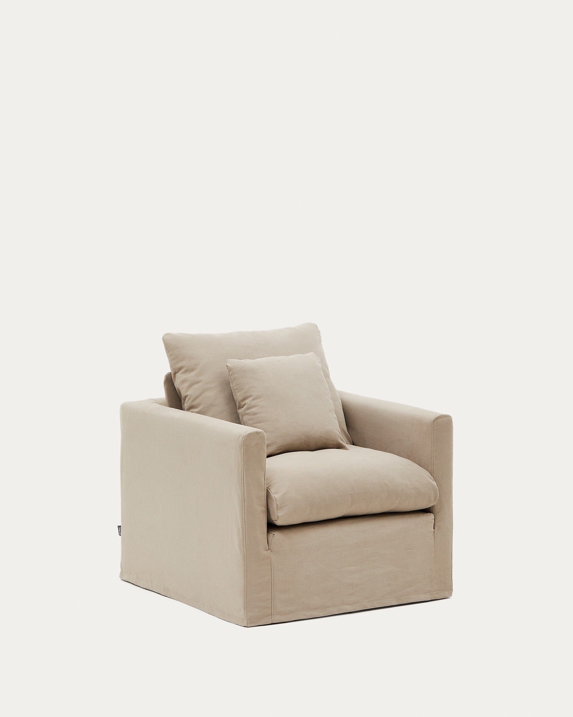 Nora Sessel mit abnehmbarem Bezug und Kissen aus Baumwolle und Leinen in Taupe 92 cm in Taupe präsentiert im Onlineshop von KAQTU Design AG. Sessel ist von Kave Home