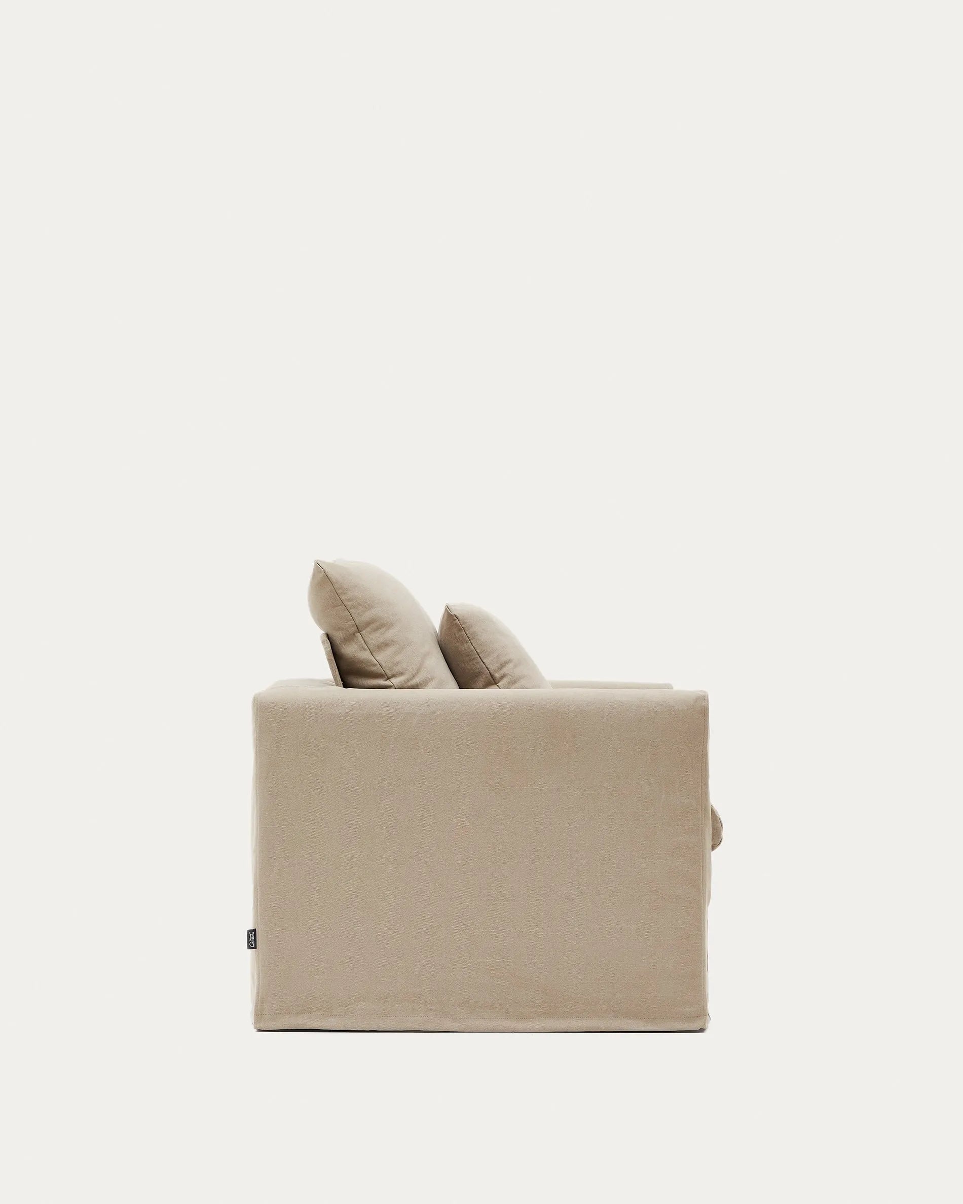 Eleganter Nora Sessel von Kave Home, 92 cm, mit abziehbarem Kissenbezug aus Leinen-Baumwoll-Mix in Taupe, ideal für stilvolle Räume.