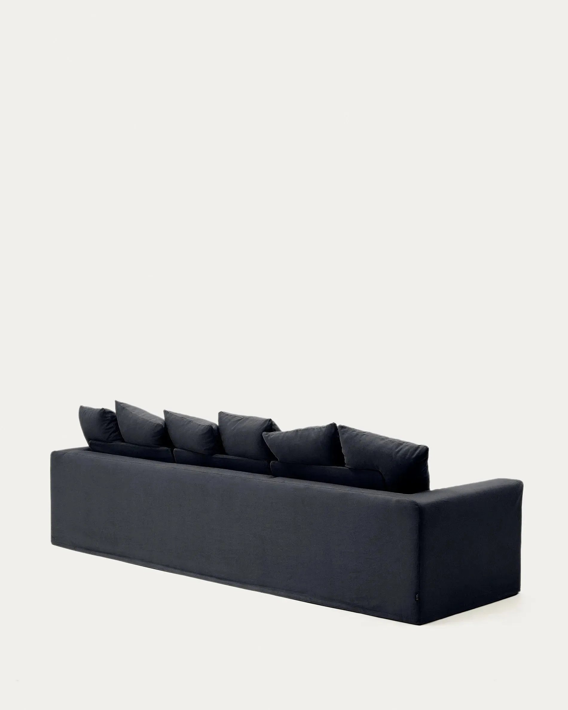 Das Nora Sofa, 4-Sitzer, 340 cm, anthrazitgrau, mit abnehmbaren Bezügen aus Leinen und Baumwolle, bietet Stil und Gemütlichkeit.