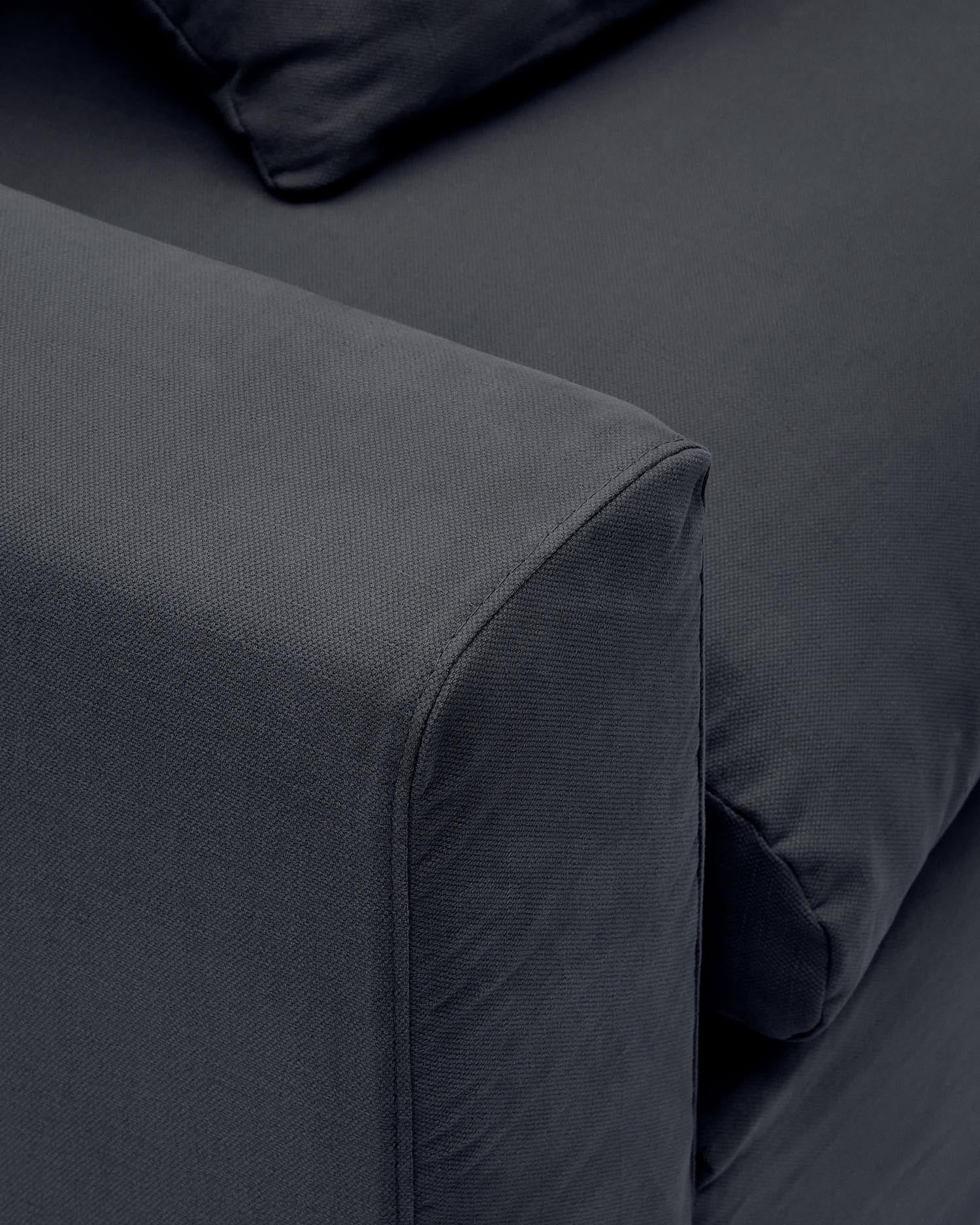 Das Nora Sofa, 4-Sitzer, 340 cm, anthrazitgrau, mit abnehmbaren Bezügen aus Leinen und Baumwolle, bietet Stil und Bequemlichkeit.