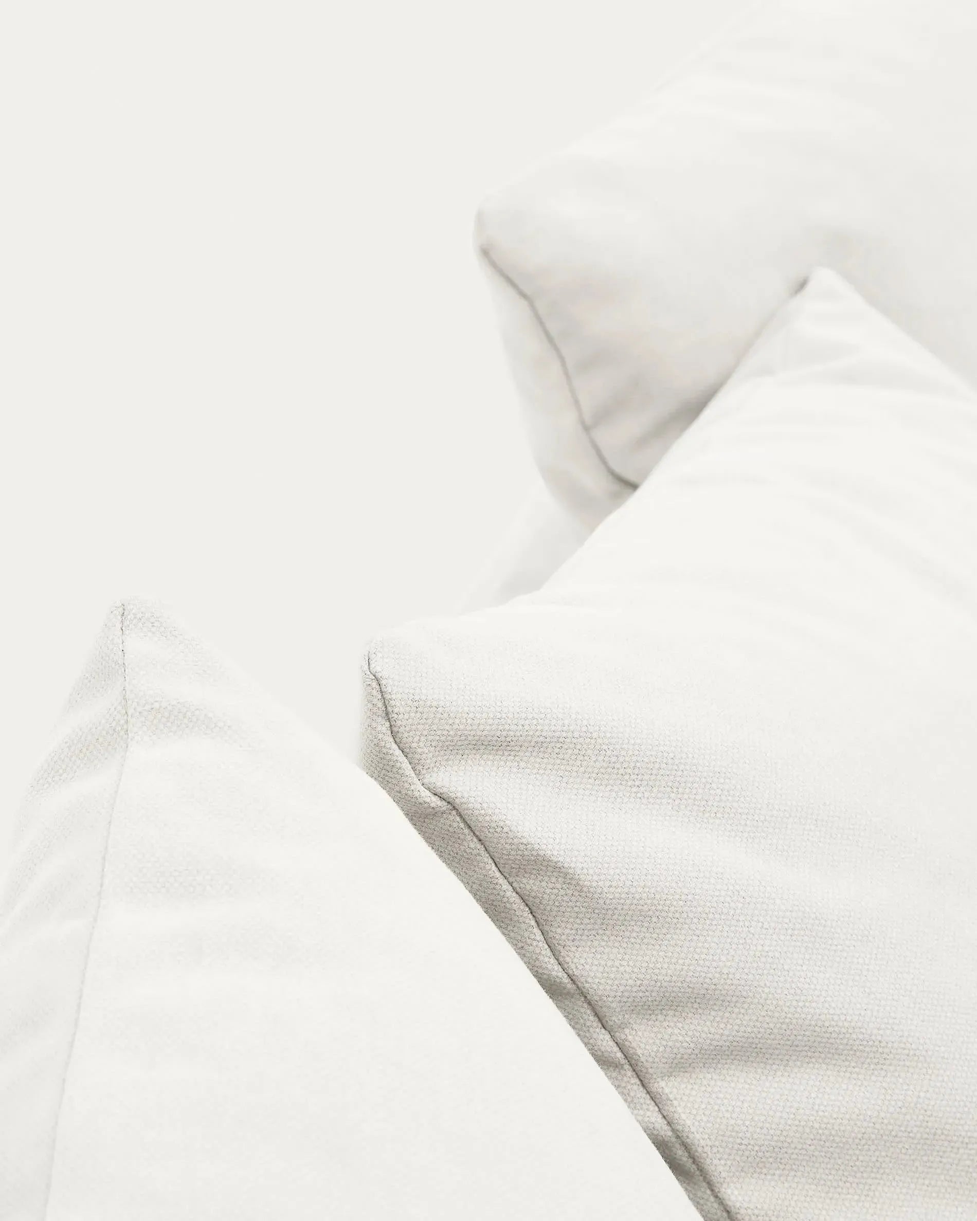 Nora 4-Sitzer Sofa, 340 cm, naturfarben, mit abnehmbaren Bezügen aus Leinen und Baumwolle, ideal für stilvolle Wohnräume.