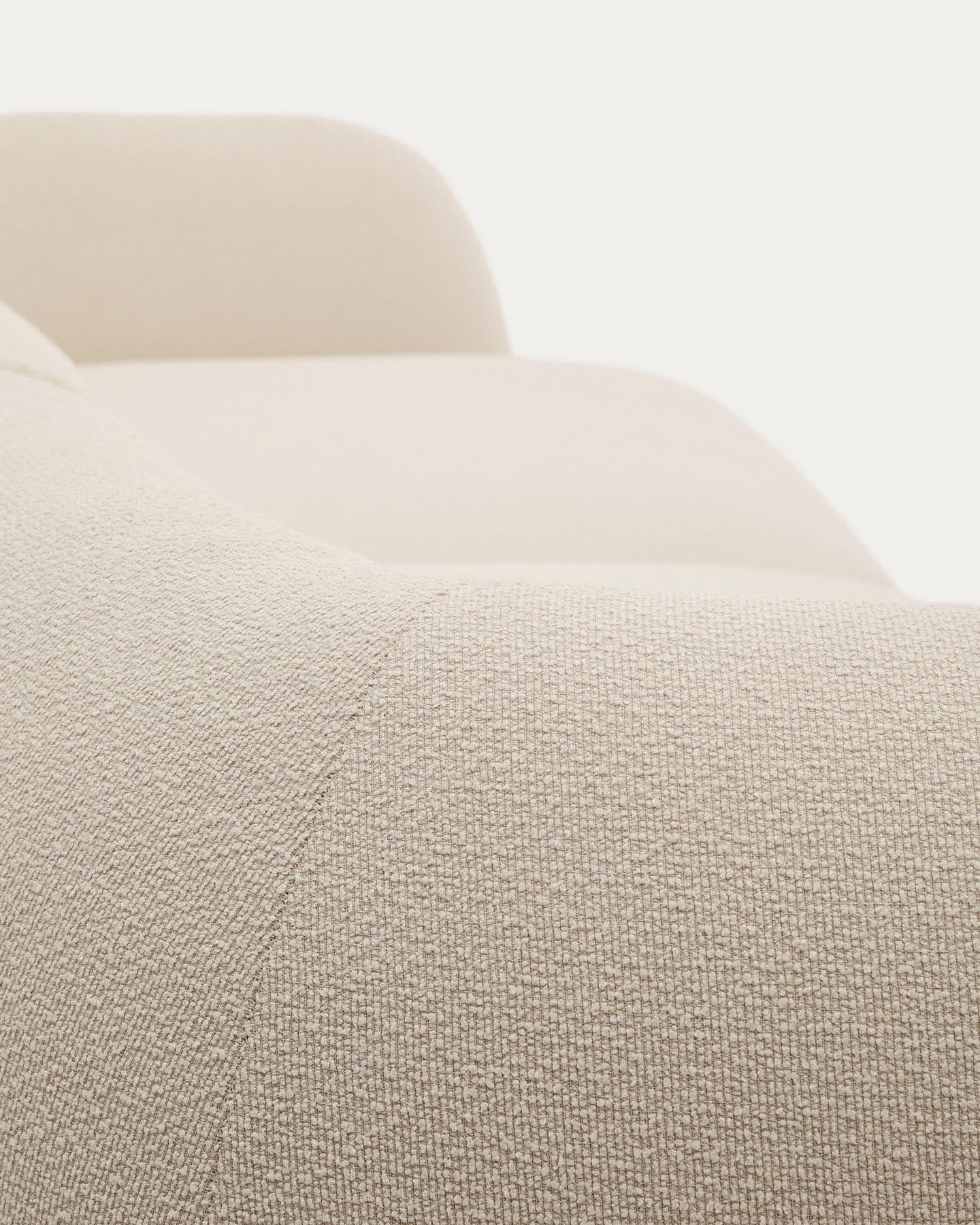 Schwer entflammbares 2-Sitzer-Modularsofa Martina mit Chenille und Chaiselongue links in Ecru 230 cm in Ecru präsentiert im Onlineshop von KAQTU Design AG. L-Sofa links ist von Kave Home
