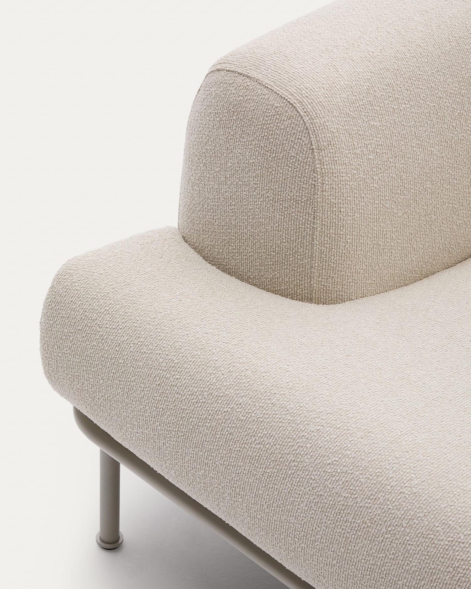 Modernes Sofa Aurum, 3-Sitzer, Ecru, 234 cm, verstellbare Kopfstütze, beiges Metallgestell, FSC Mix Credit zertifiziert.