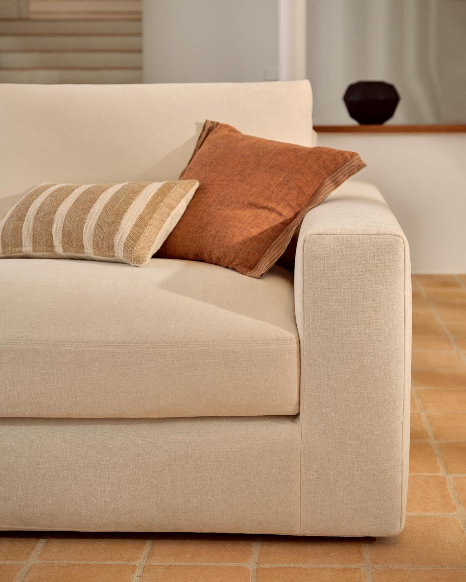 Modulares Sofa Alea für 3 Personen mit abnehmbarem Bezug aus Chenille in Ecru, 220 cm in Ecru präsentiert im Onlineshop von KAQTU Design AG. 3er Sofa ist von Kave Home