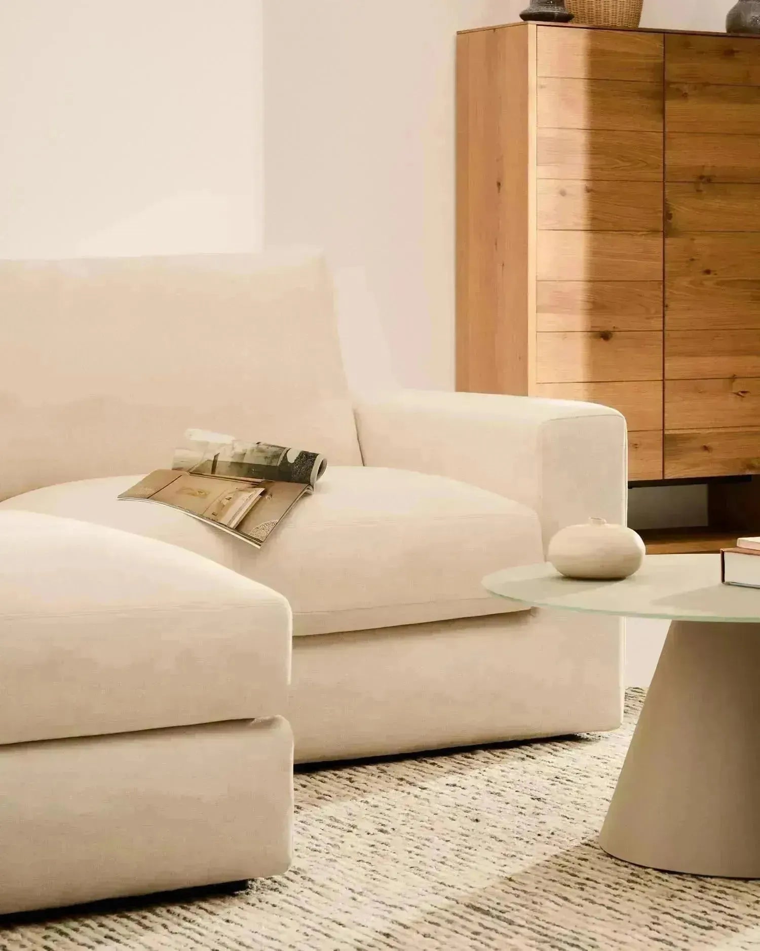 Modulares Sofa Alea für 3 Personen mit abnehmbarem Bezug aus Chenille mit Chaiselongue links in Ecru, 220 cm in Ecru präsentiert im Onlineshop von KAQTU Design AG. 3er Sofa ist von Kave Home